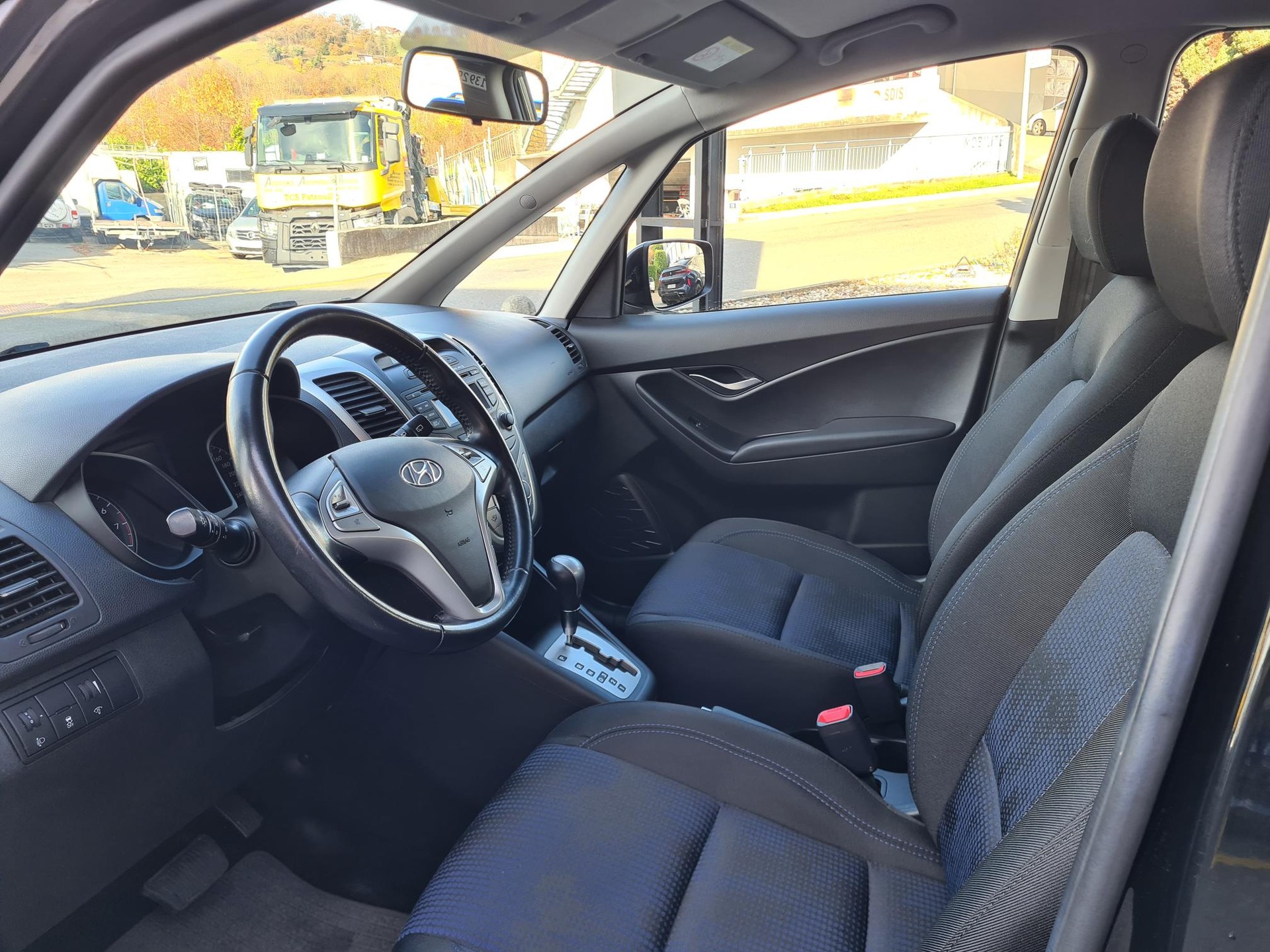 HYUNDAI iX20 1.6 Style Automatique-image-6