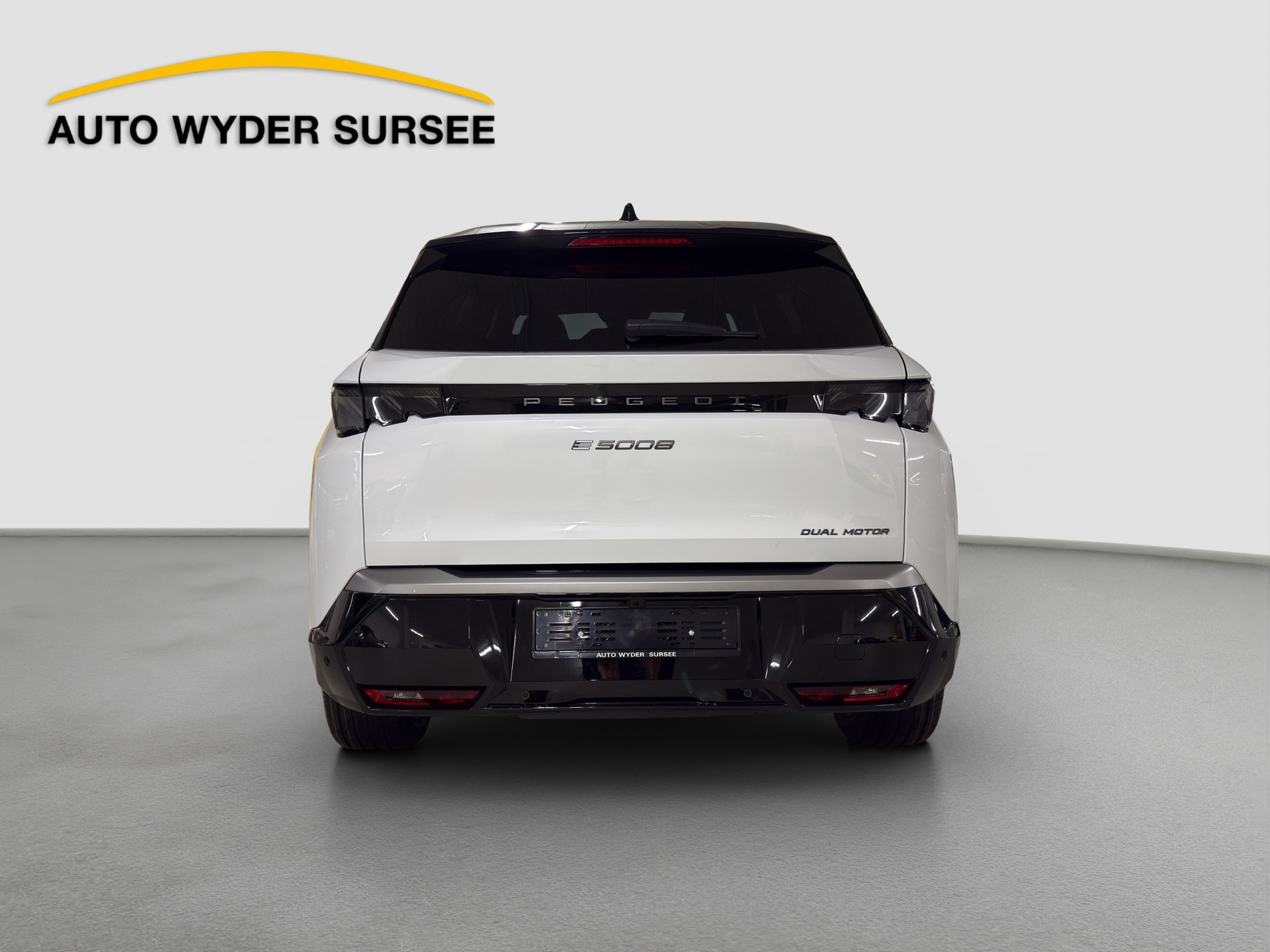 PEUGEOT 5008 e-Launch Edition AWD-image-4