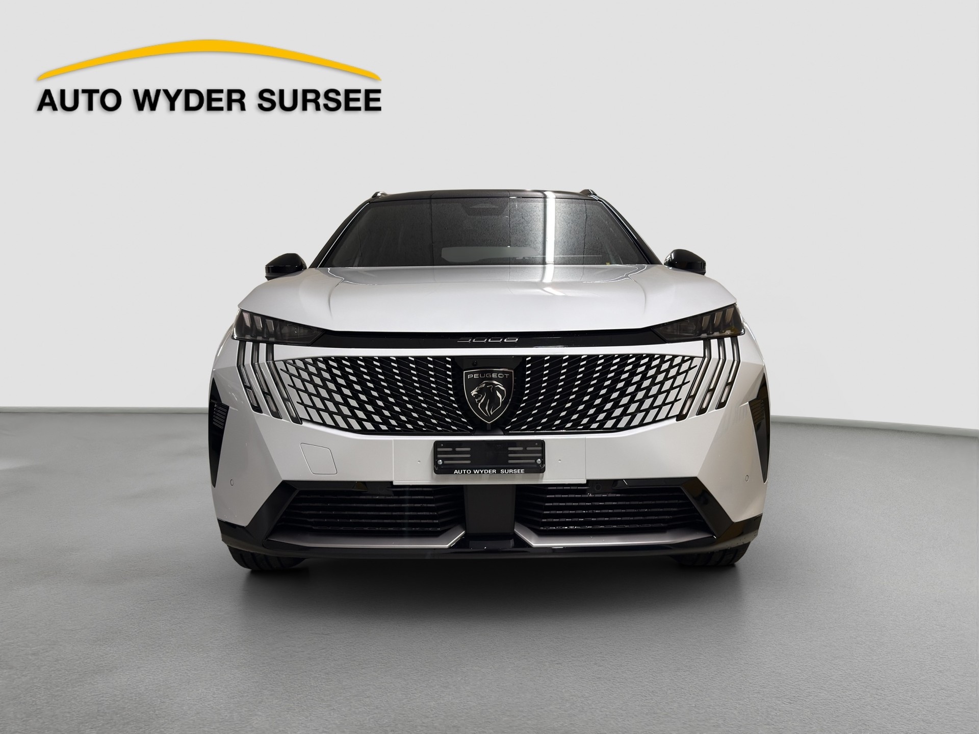 PEUGEOT 5008 e-Launch Edition AWD-image-1