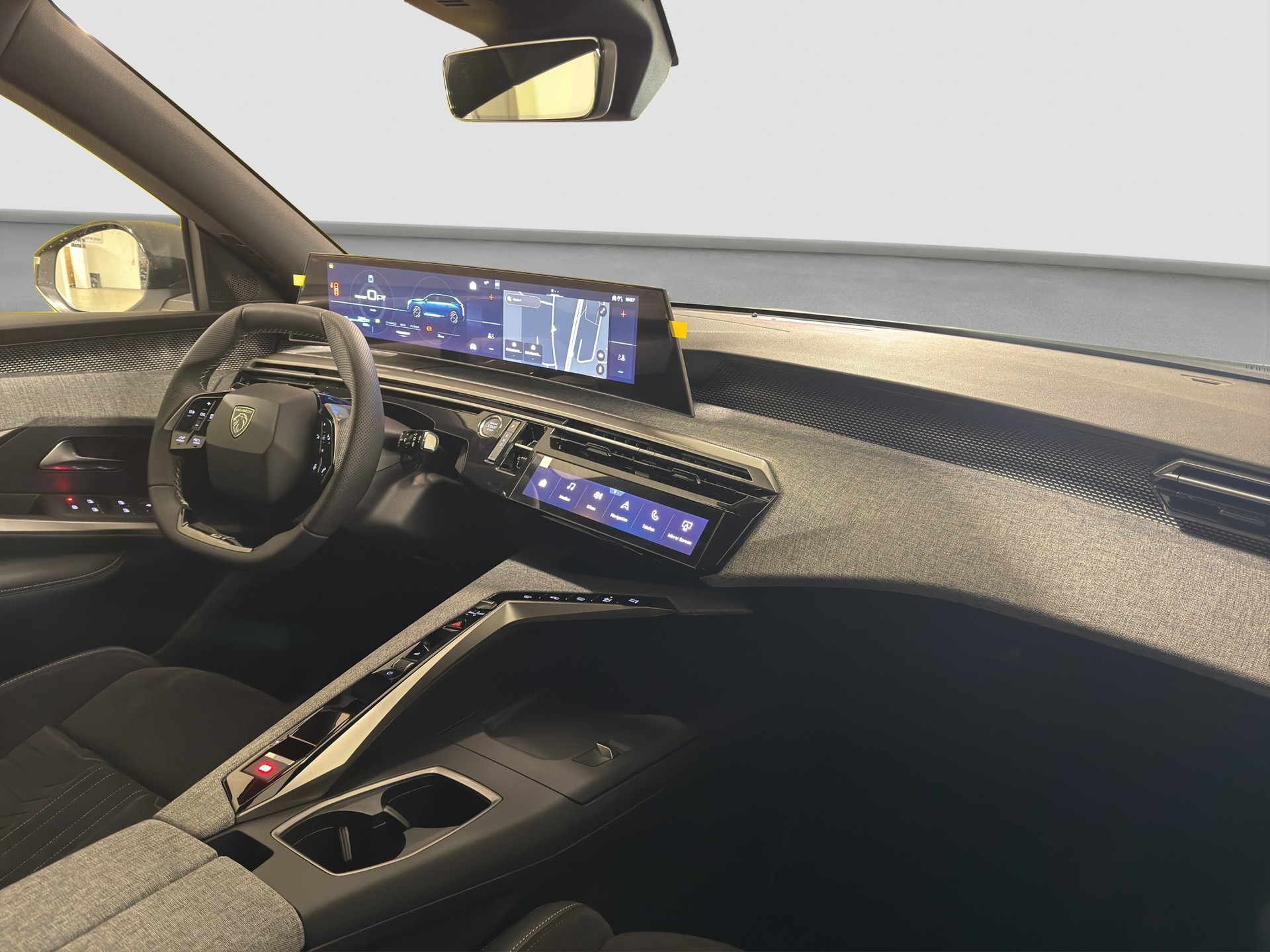 PEUGEOT 5008 e-Launch Edition AWD-image-13