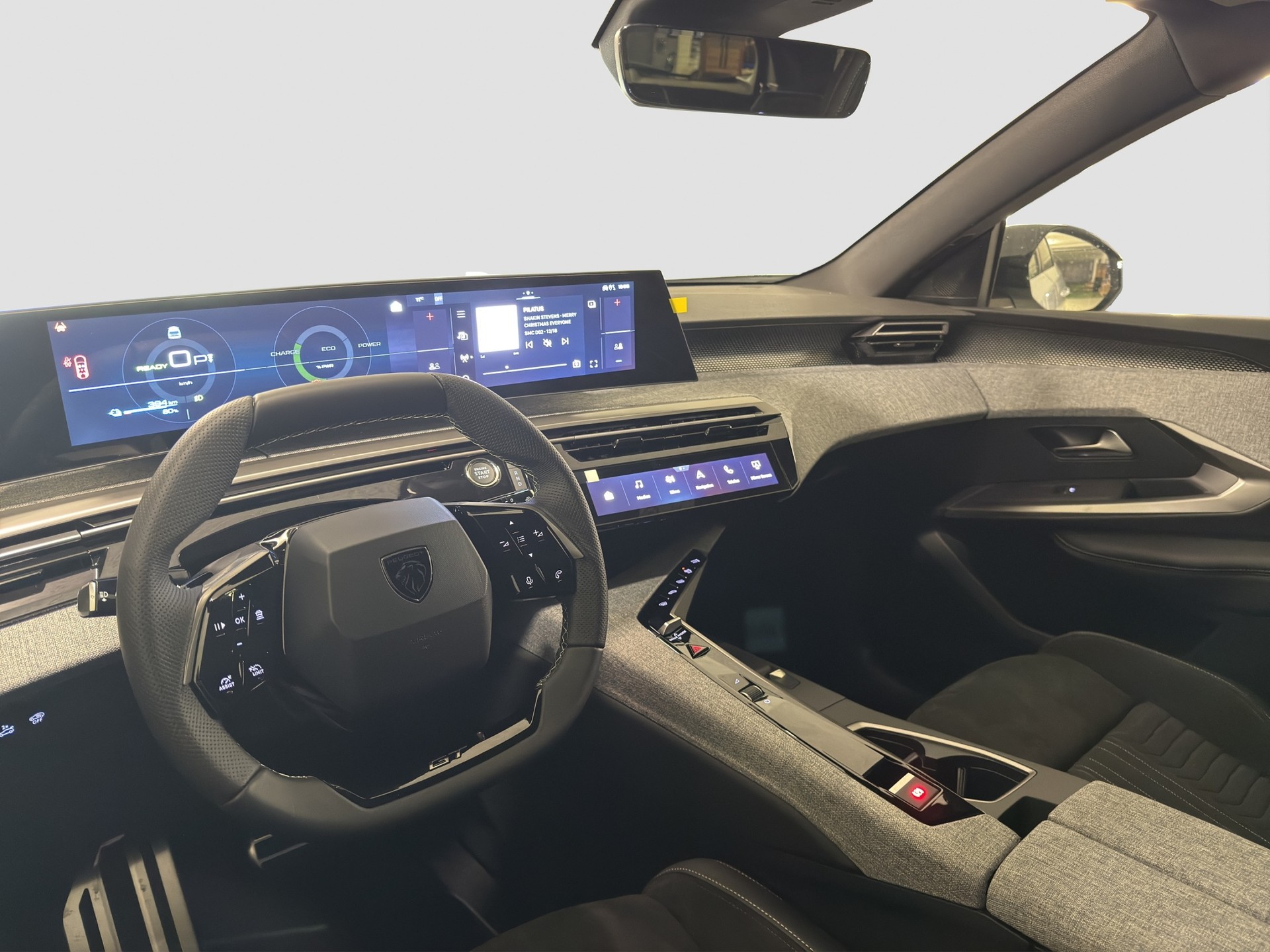PEUGEOT 5008 e-Launch Edition AWD-image-12