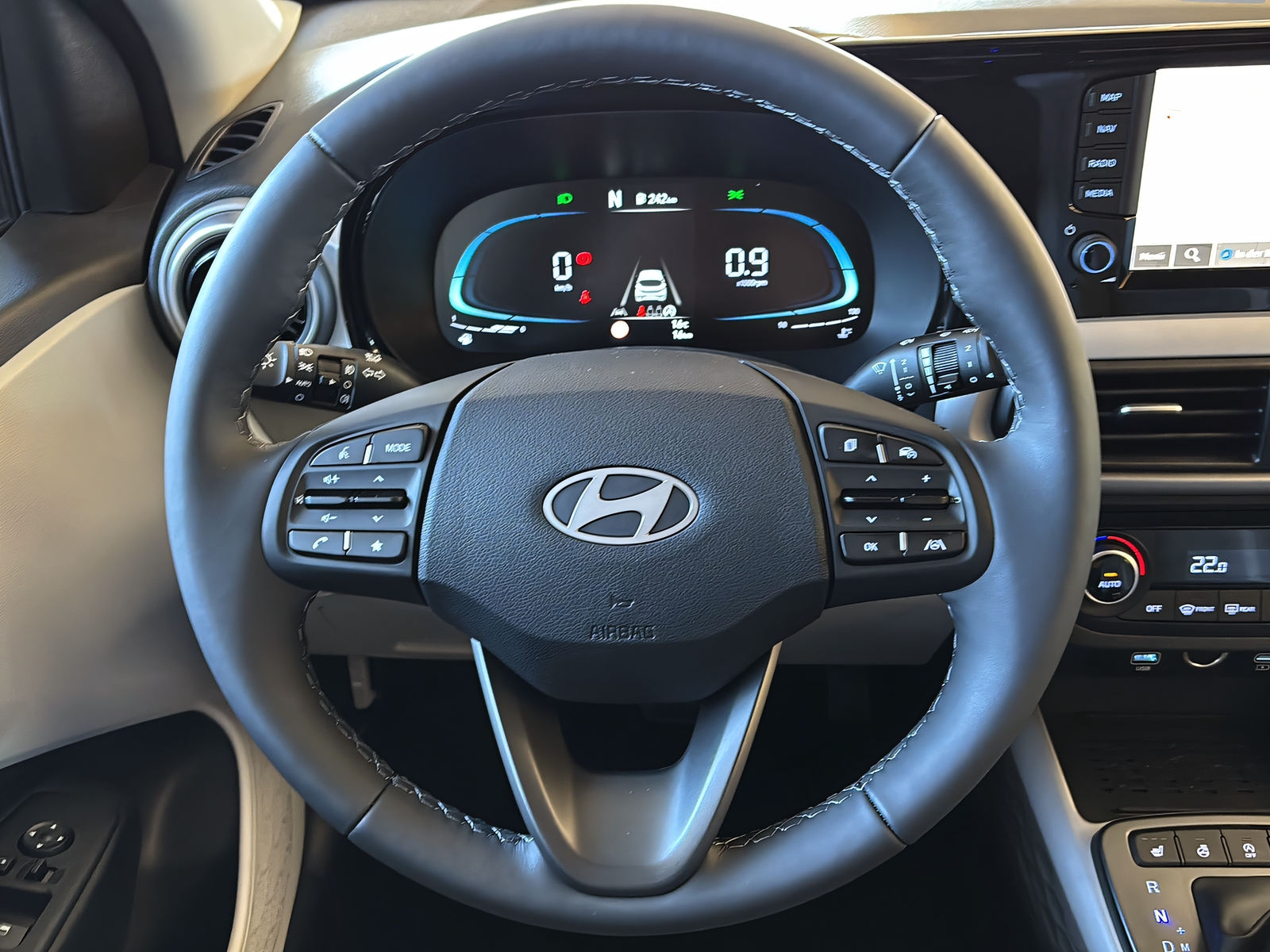 HYUNDAI i10 1.2 Vertex-image-13
