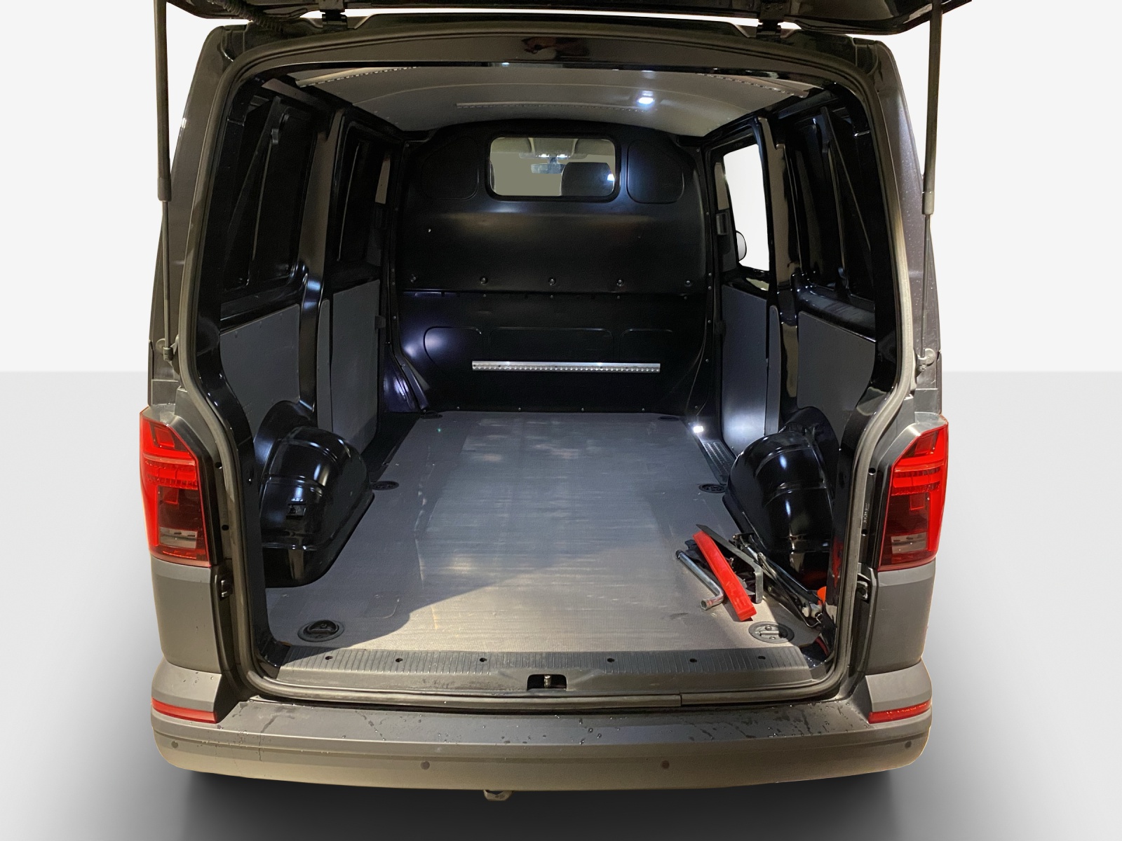 VW T6.1 2.0 TDI 4Motion DSG-image-12