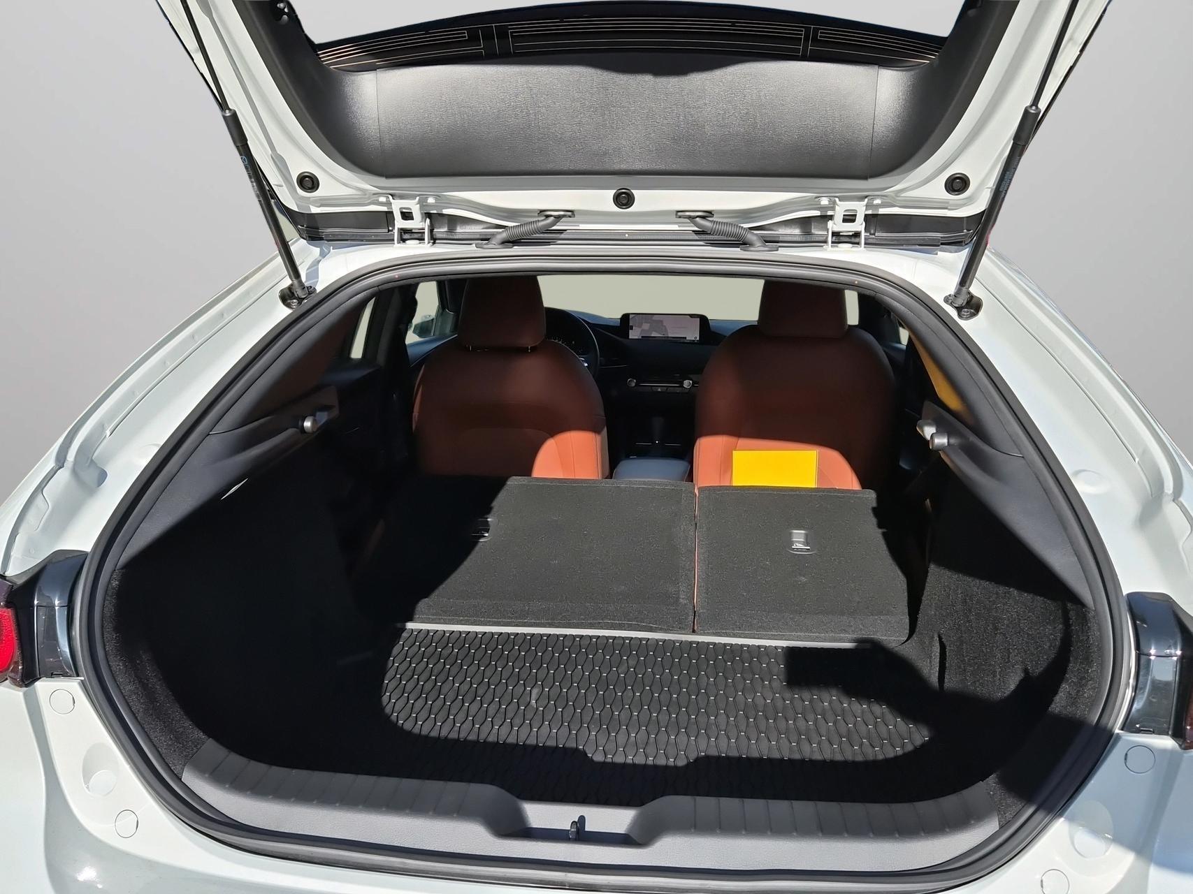 MAZDA 3 Hatchback SKYACTIV-X M Hybrid 186 Nagisa Automat-image-10