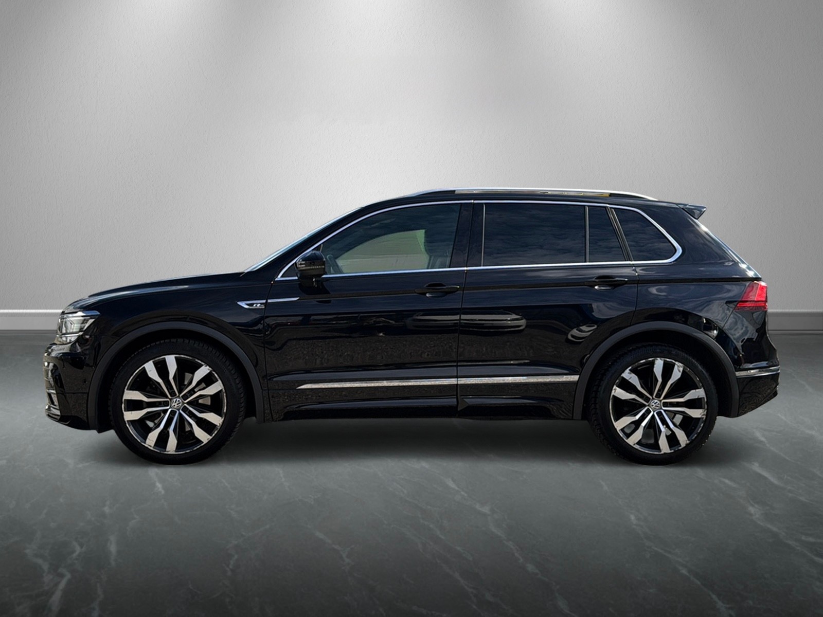 VW Tiguan 2.0 TDI SCR Highline 4Motion DSG-image-1