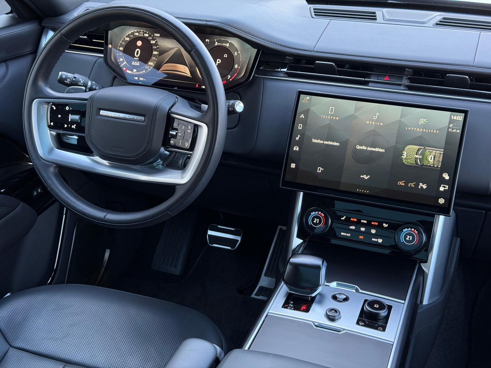 LAND ROVER LAND ROVER Range Rover SV P530 V8 – All Black – Direktionsfahrzeug aus 1. Hand-image-3