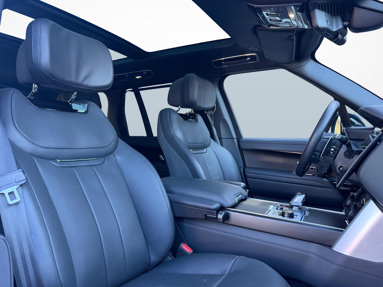 LAND ROVER LAND ROVER Range Rover SV P530 V8 – All Black – Direktionsfahrzeug aus 1. Hand-image-8