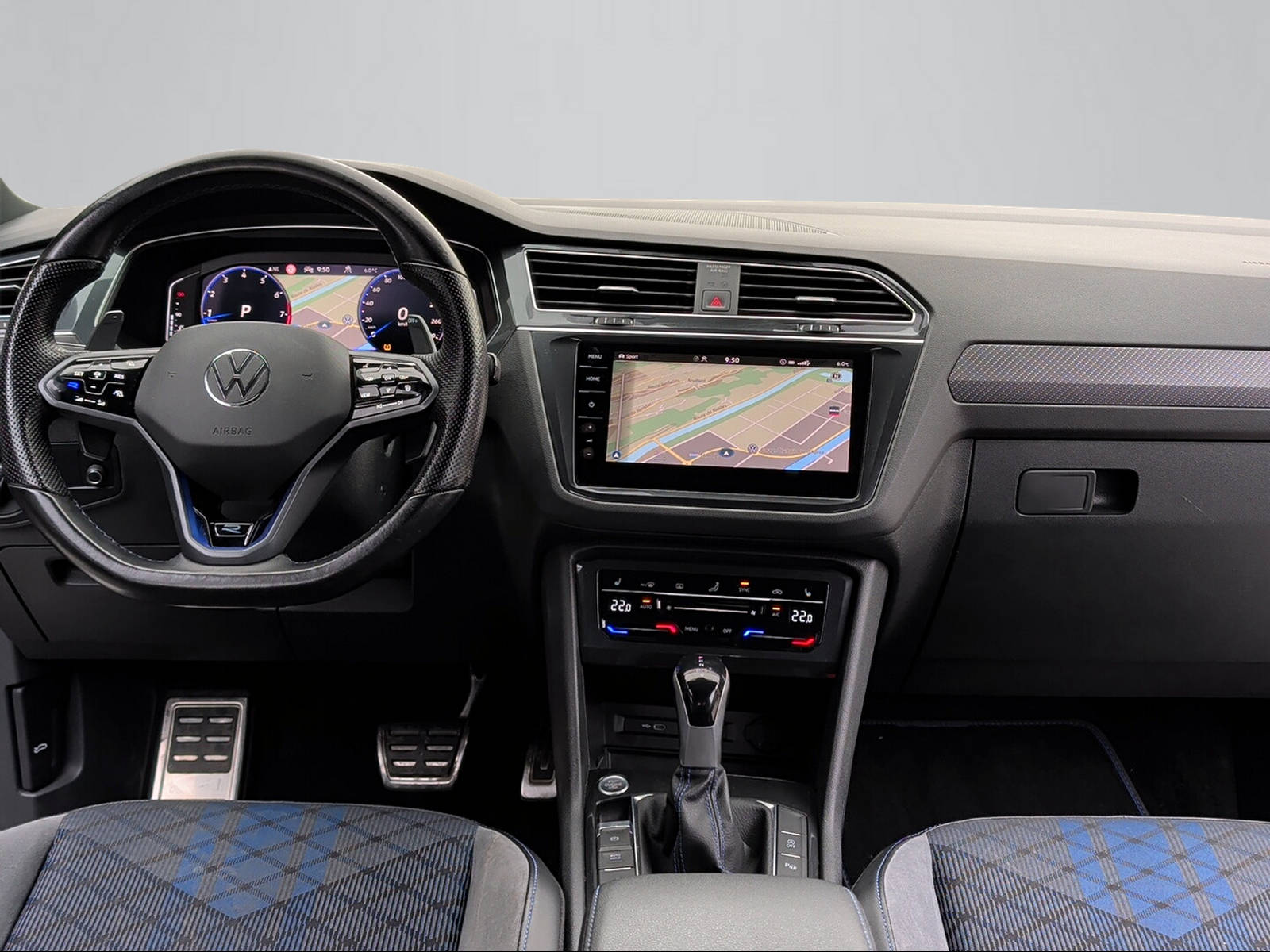 VW Tiguan 2.0TSI R 4Motion DSG-image-5
