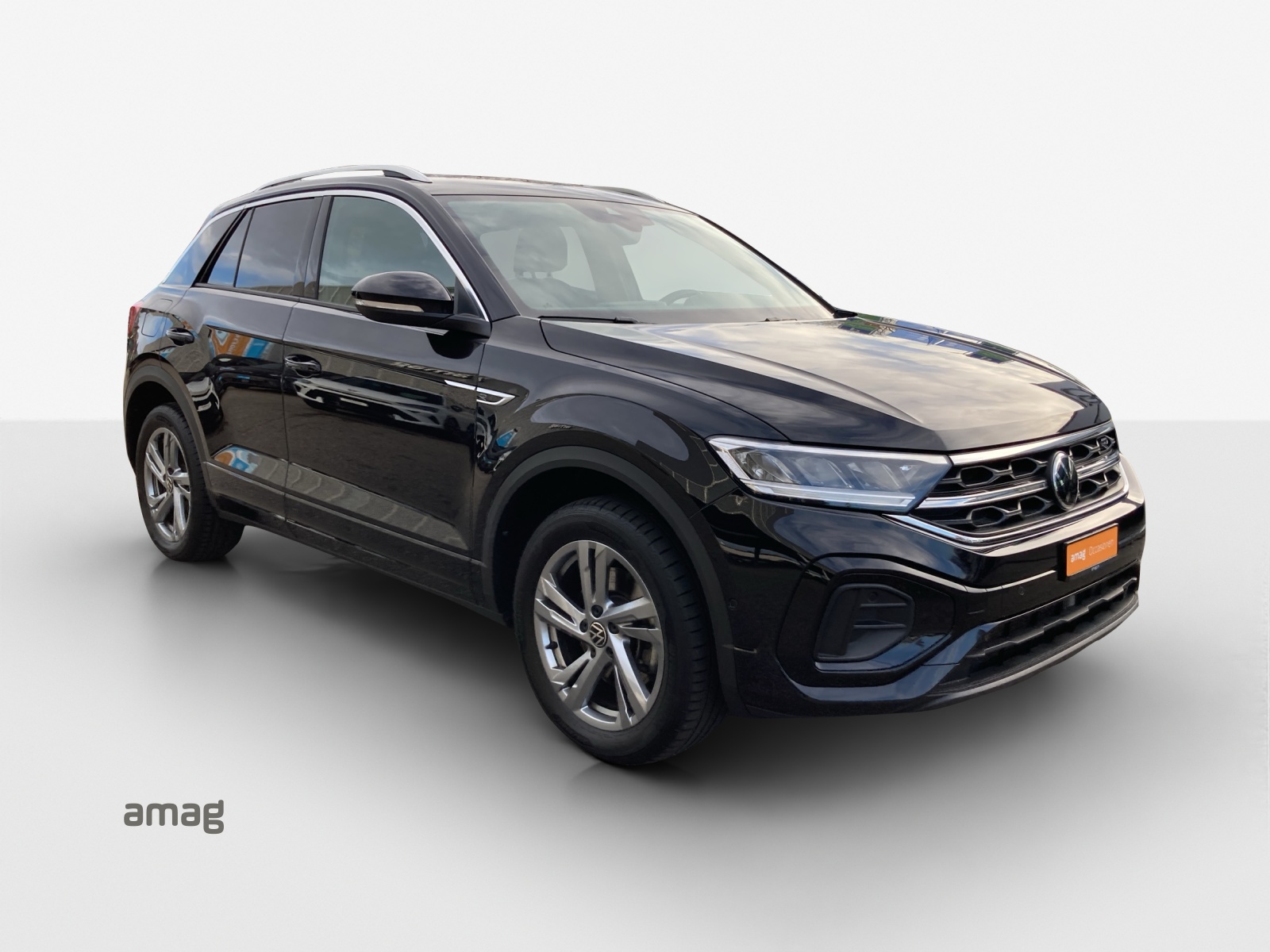 VW T-Roc 2.0 TSI R-Line DSG 4Motion-image-5