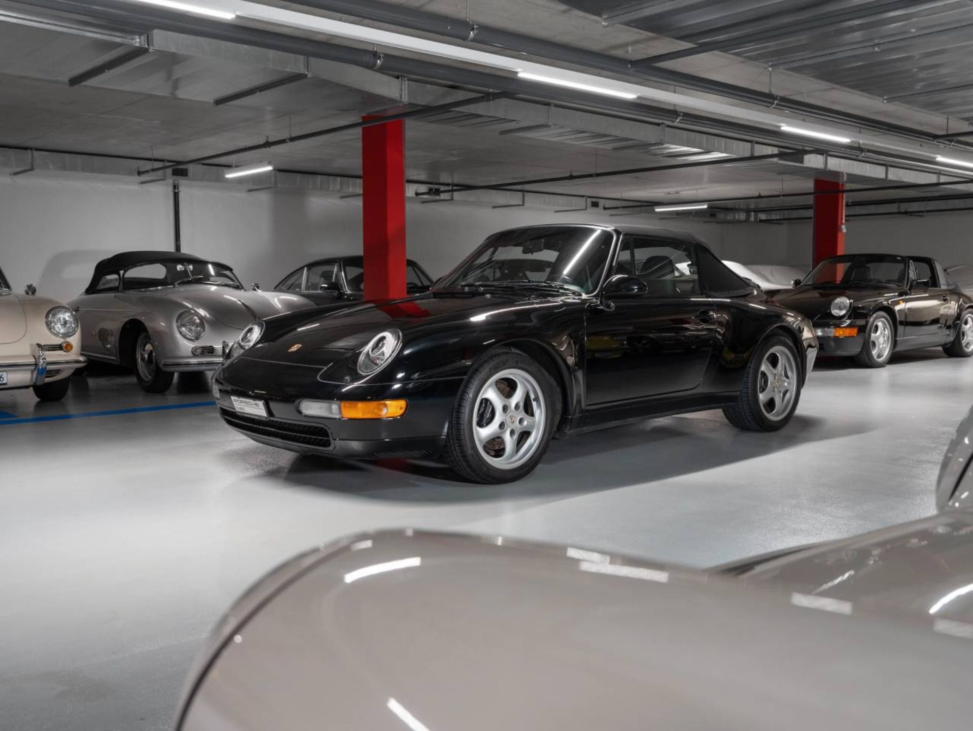 PORSCHE 911 Carrera Cabriolet-image-0