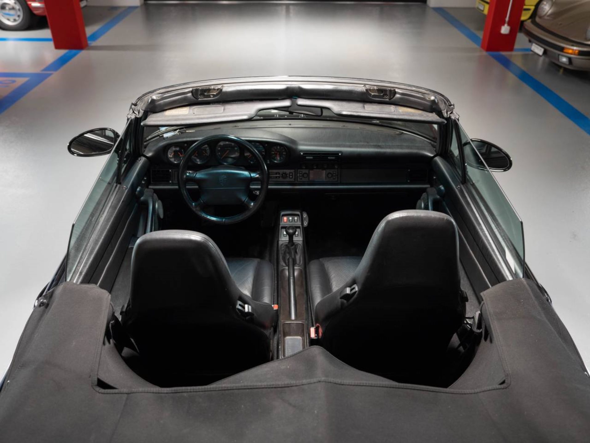 PORSCHE 911 Carrera Cabriolet-image-26