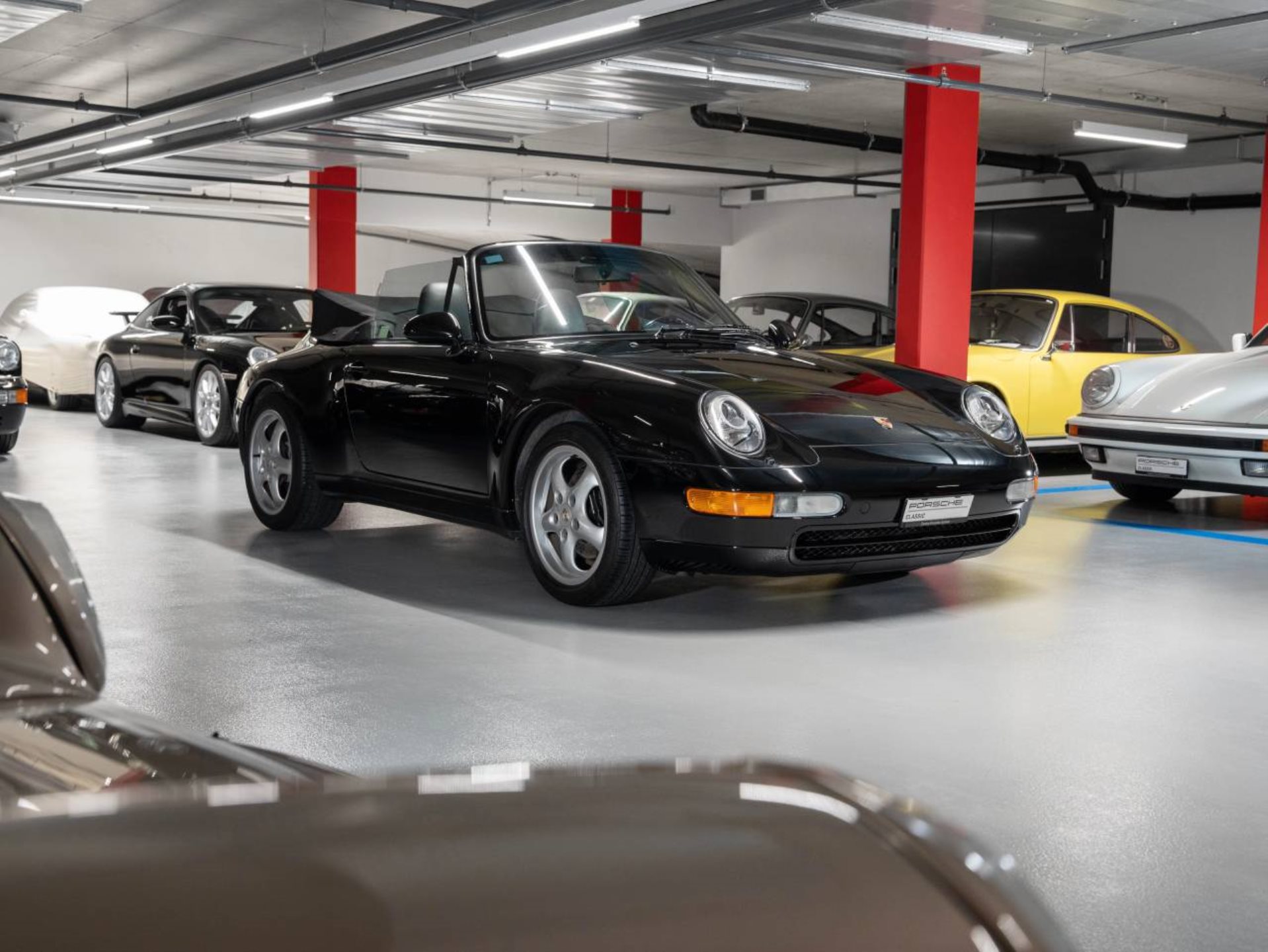 PORSCHE 911 Carrera Cabriolet-image-10