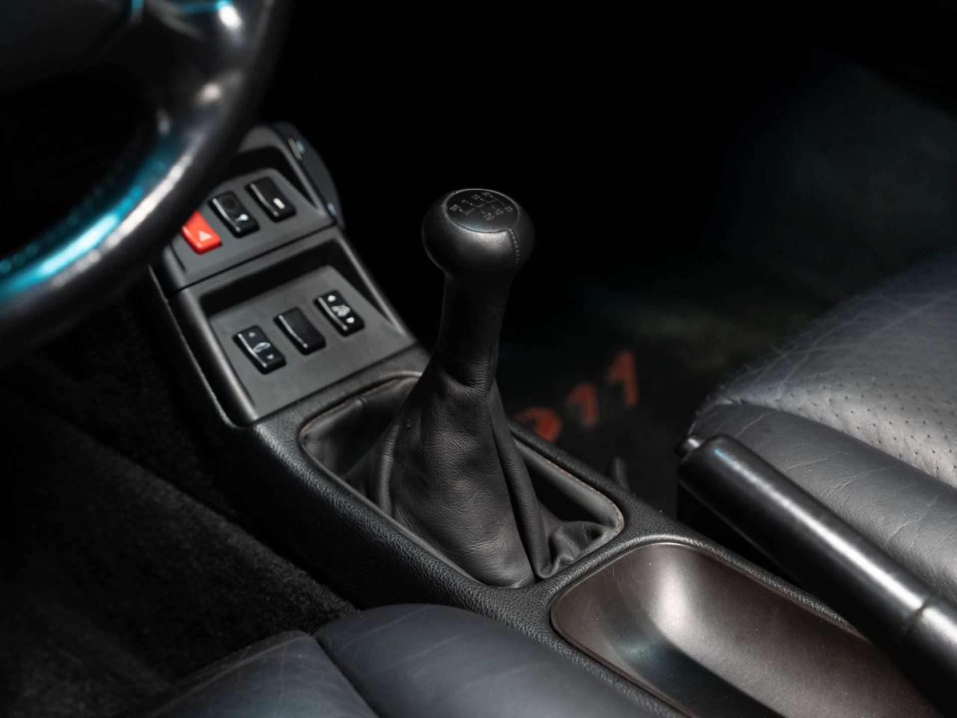 PORSCHE 911 Carrera Cabriolet-image-17