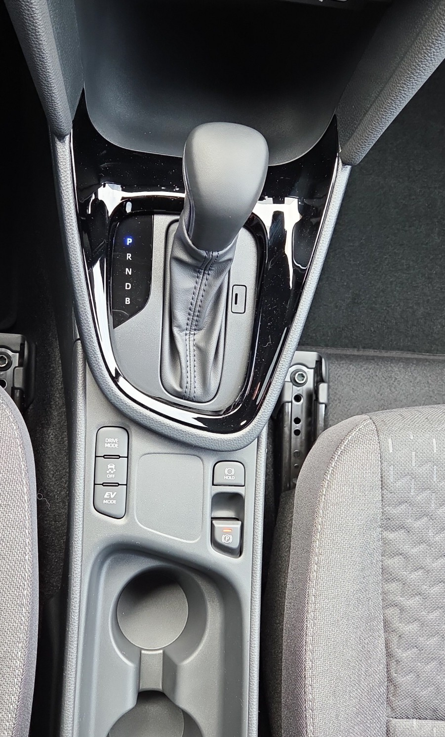 TOYOTA Yaris Cross 1.5 Trend e-CVT-image-15