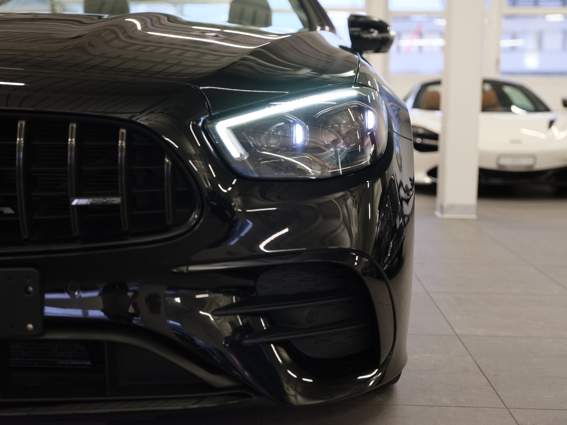MERCEDES-BENZ AMG E 53 4Matic+ Speedshift 9G-TCT *Park-Paket* *360° Kamera* *Panorama Schiebedach*-image-8