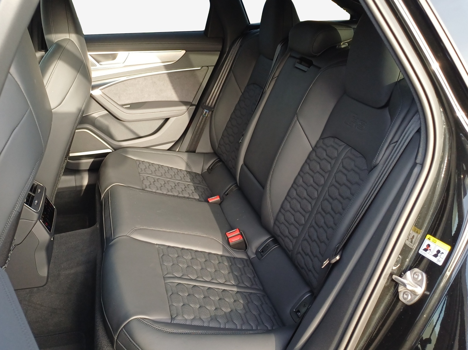 AUDI RS6 Avant 4.0 TFSI V8 Performance quattro-image-11