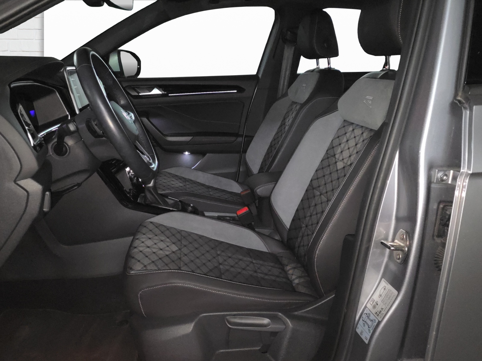 VW T-Roc 2.0 TSI R-Line DSG 4Motion-image-4