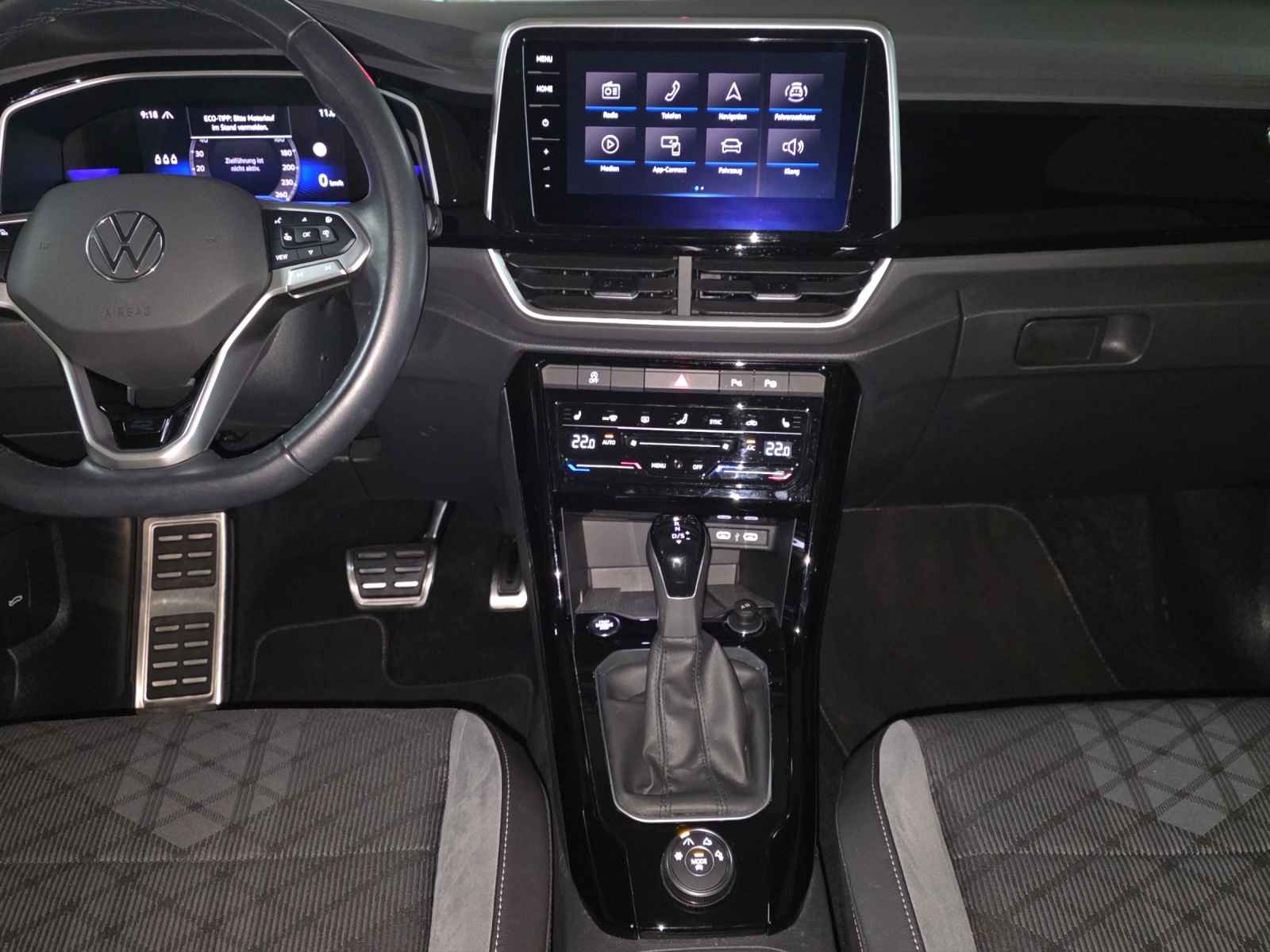 VW T-Roc 2.0 TSI R-Line DSG 4Motion-image-6