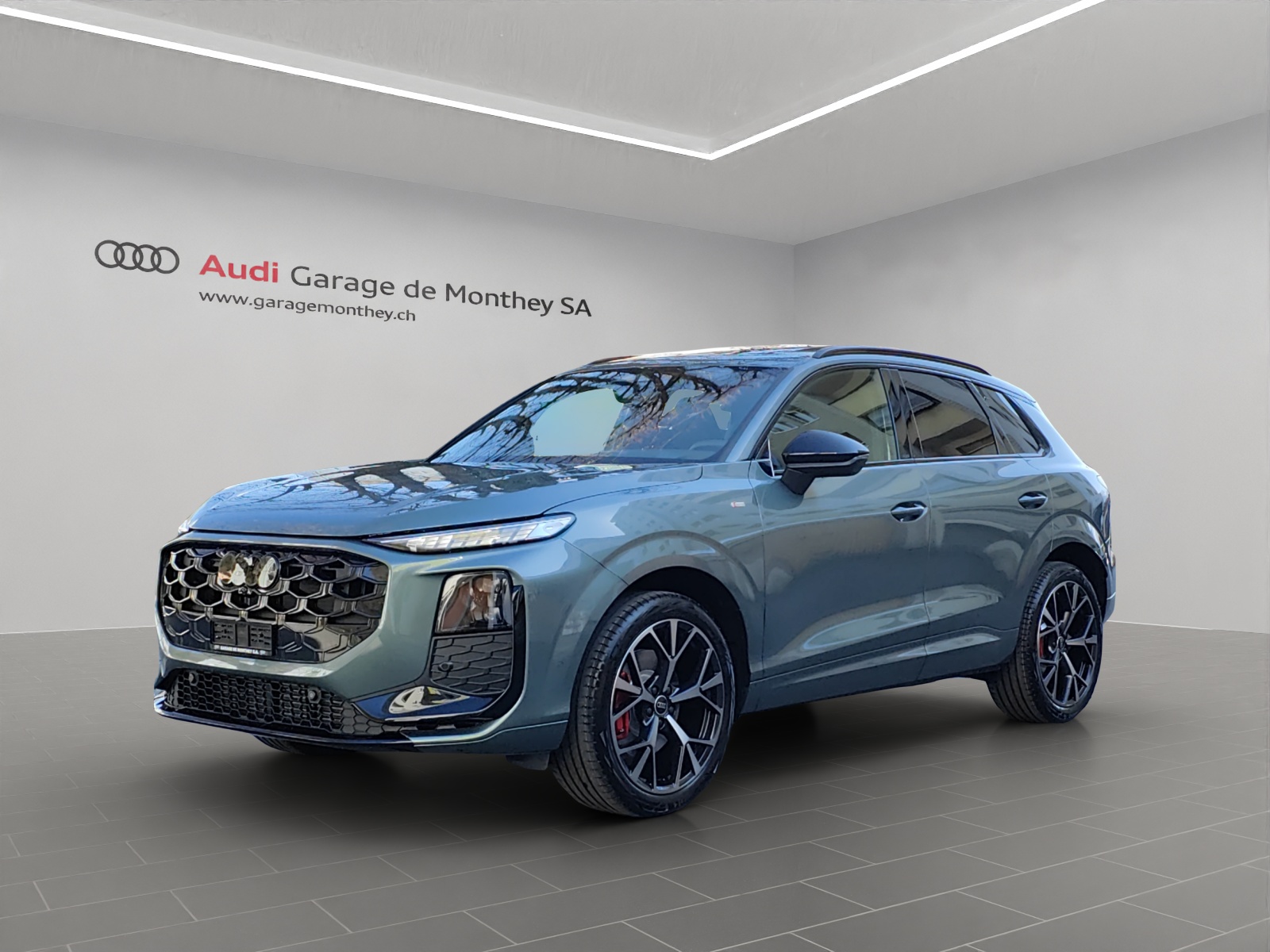 AUDI Q3 SUV TFSI quattro 195 kW S tronic-image-0