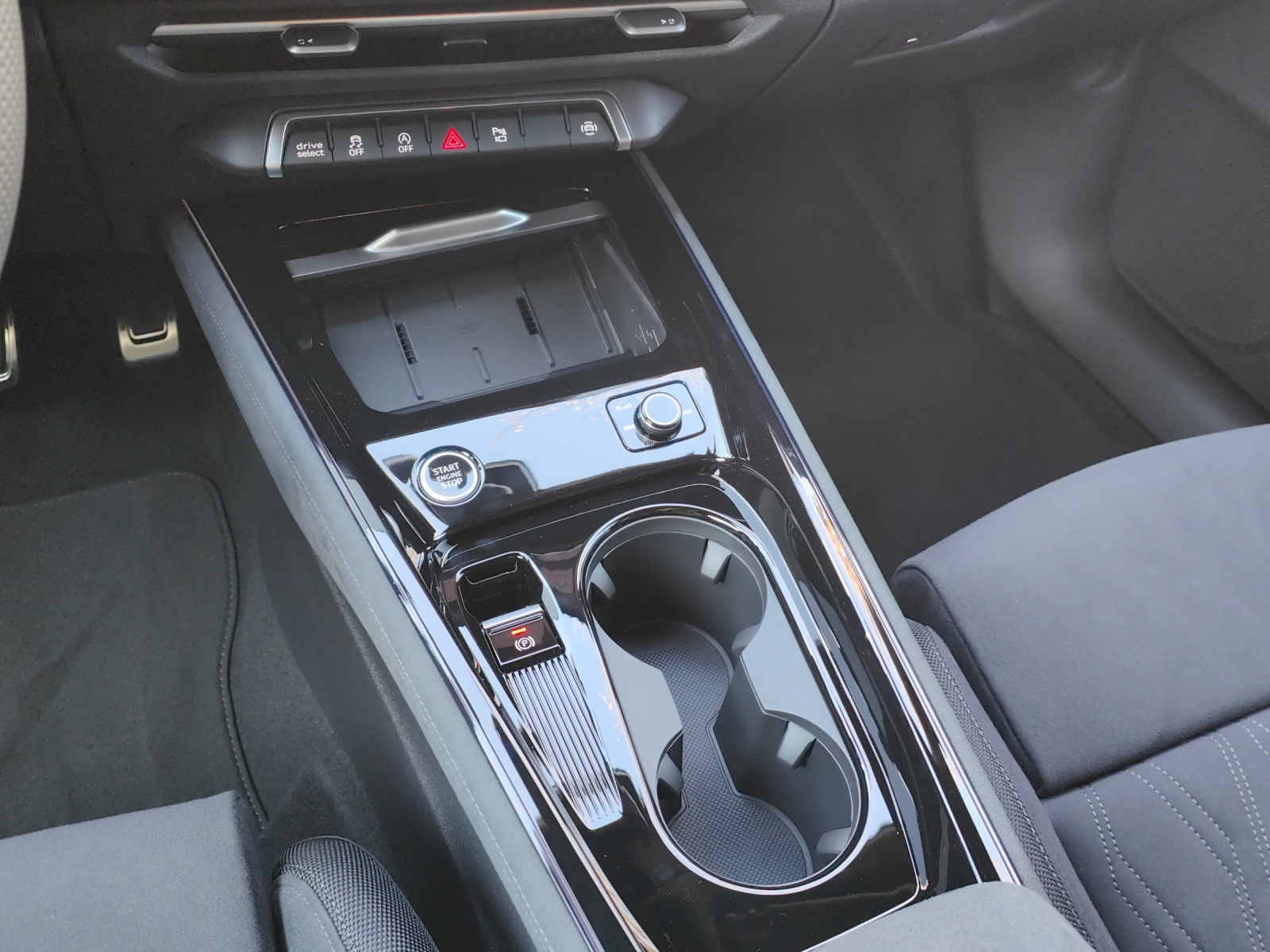 AUDI Q3 SUV TFSI quattro 195 kW S tronic-image-8