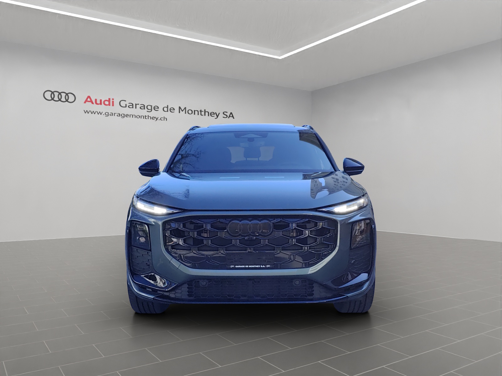 AUDI Q3 SUV TFSI quattro 195 kW S tronic-image-4