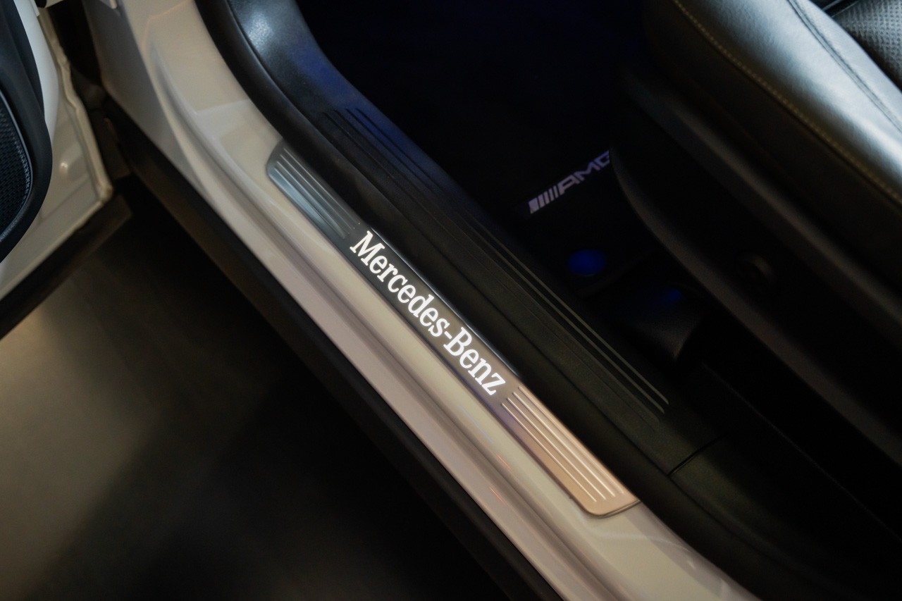 MERCEDES-BENZ GLA 250 4Matic AMG Line 8G-DCT-image-32