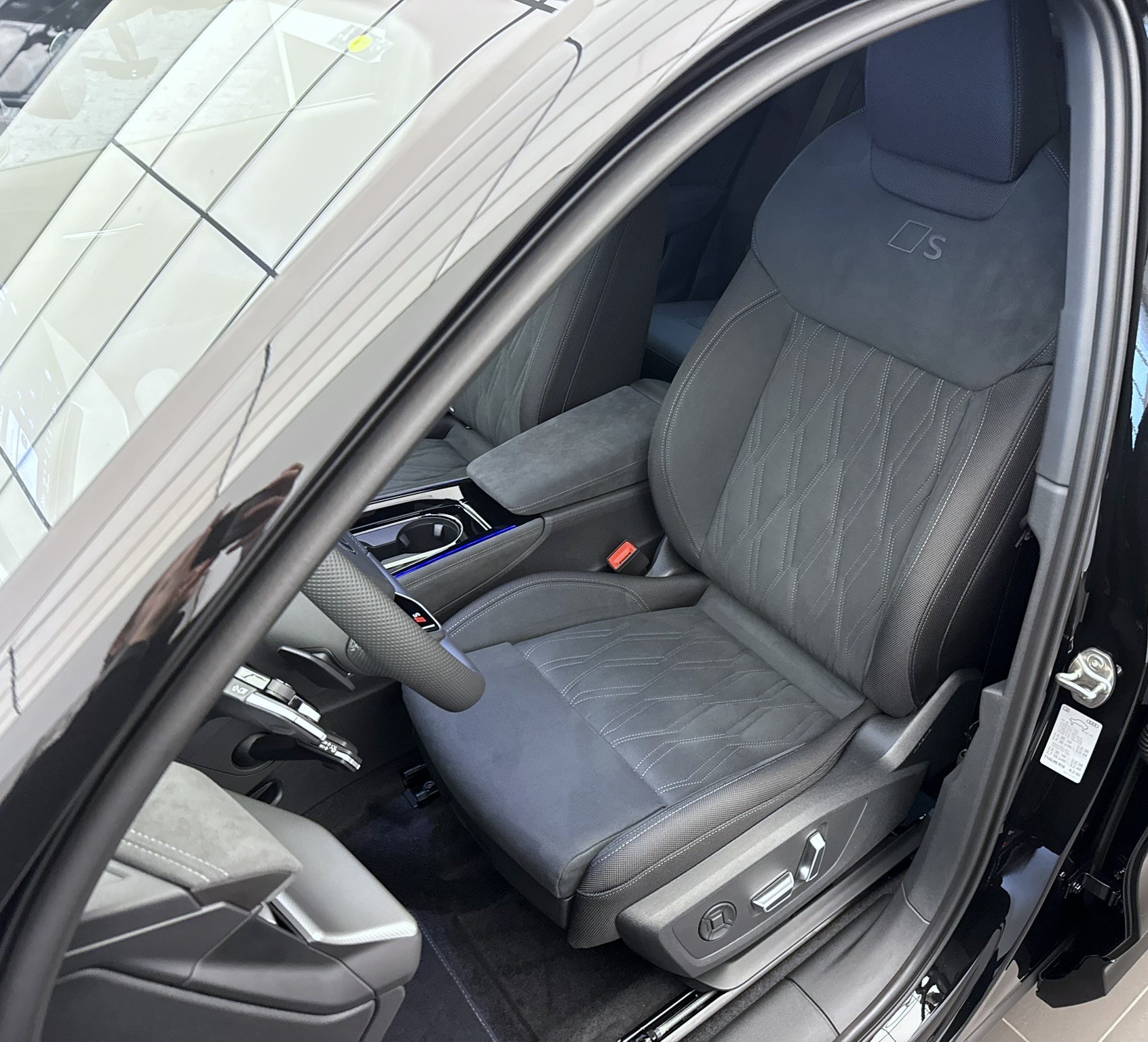 AUDI Q3 SUV TFSI quattro 195 kW S tronic-image-5