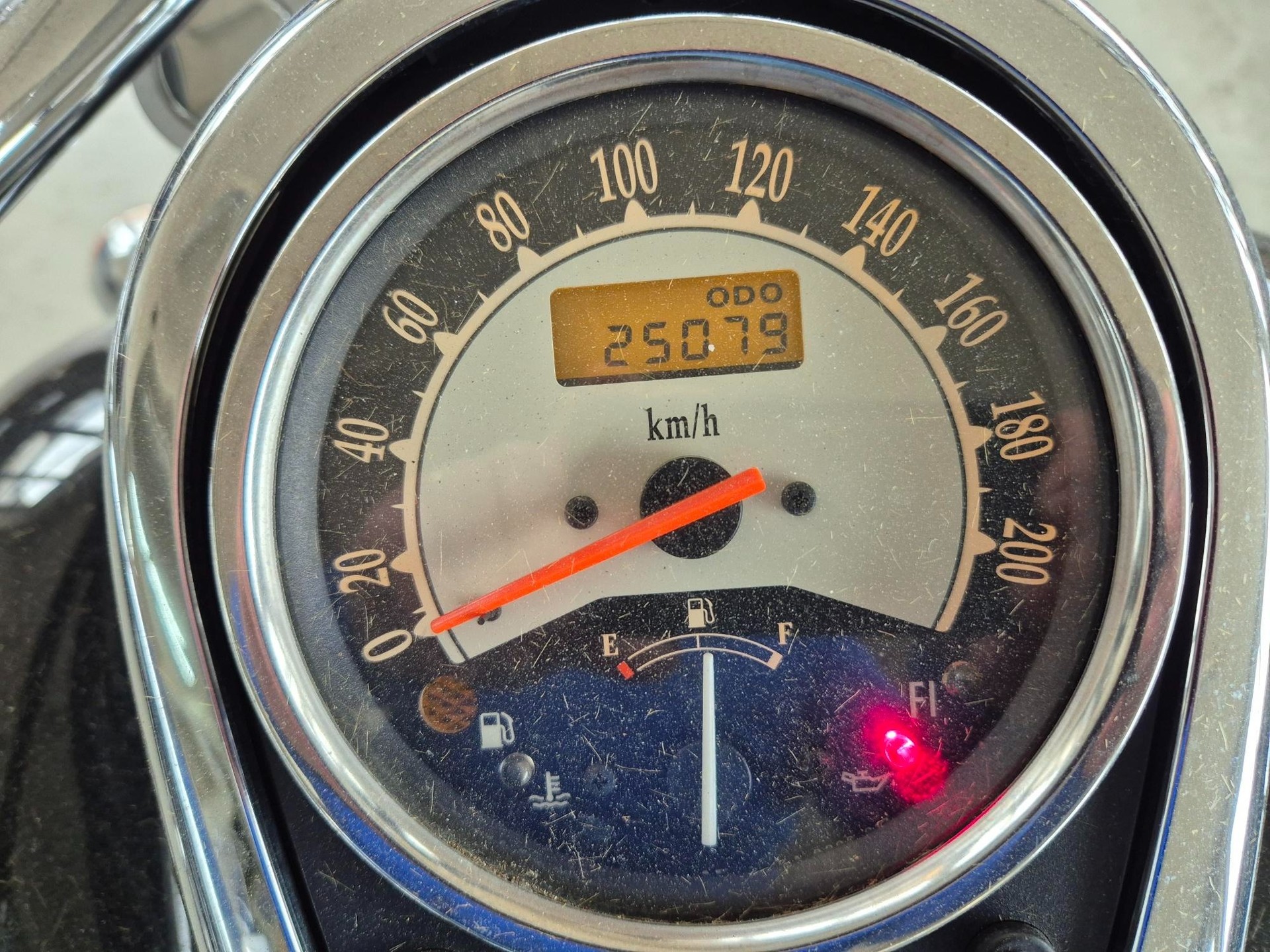 KAWASAKI VN 900 Classic-image-5