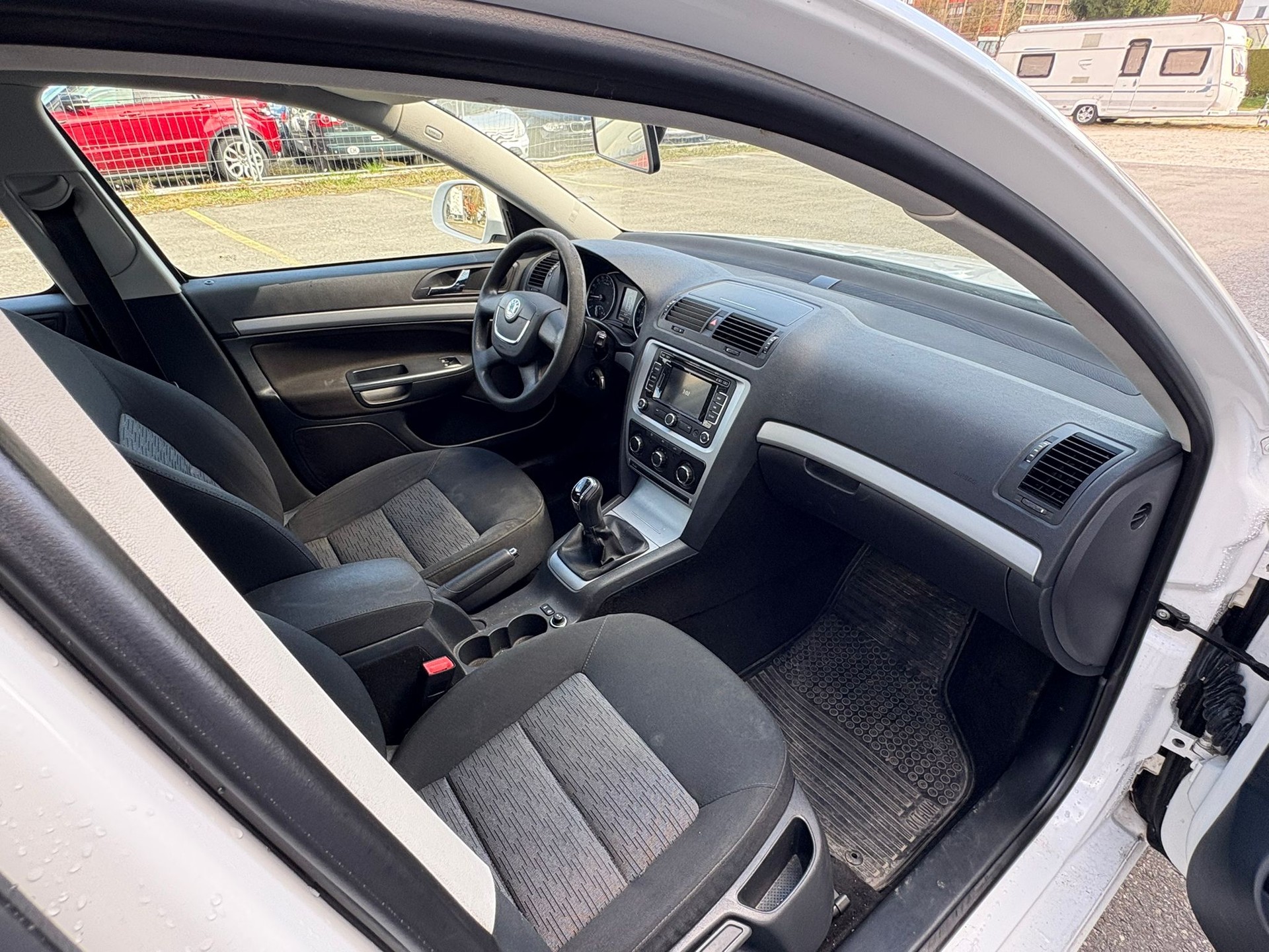 SKODA Octavia Combi 1.6 TDI Elegance 4x4-image-3