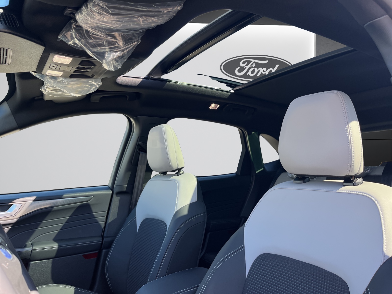FORD Kuga 2.5 PHEV Sound Edition FWD-image-7