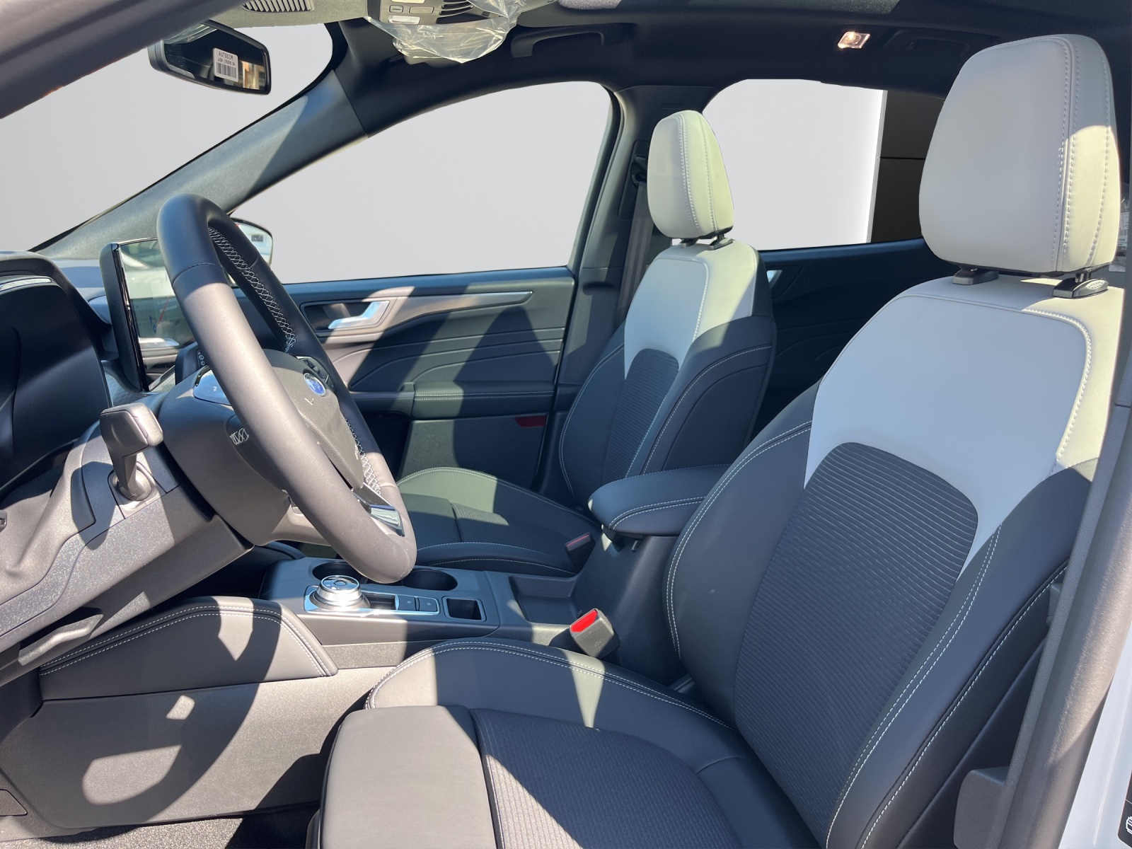 FORD Kuga 2.5 PHEV Sound Edition FWD-image-4