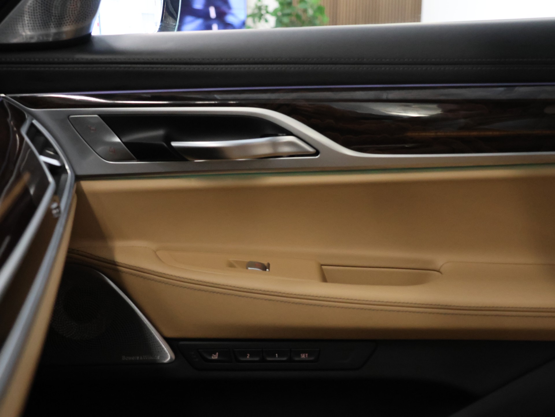 BMW 745Le xDrive Steptronic *MASSAGESITZE* *BOWERS & WILKINS DIAMONDS* *SKY LOUNGE*-image-28