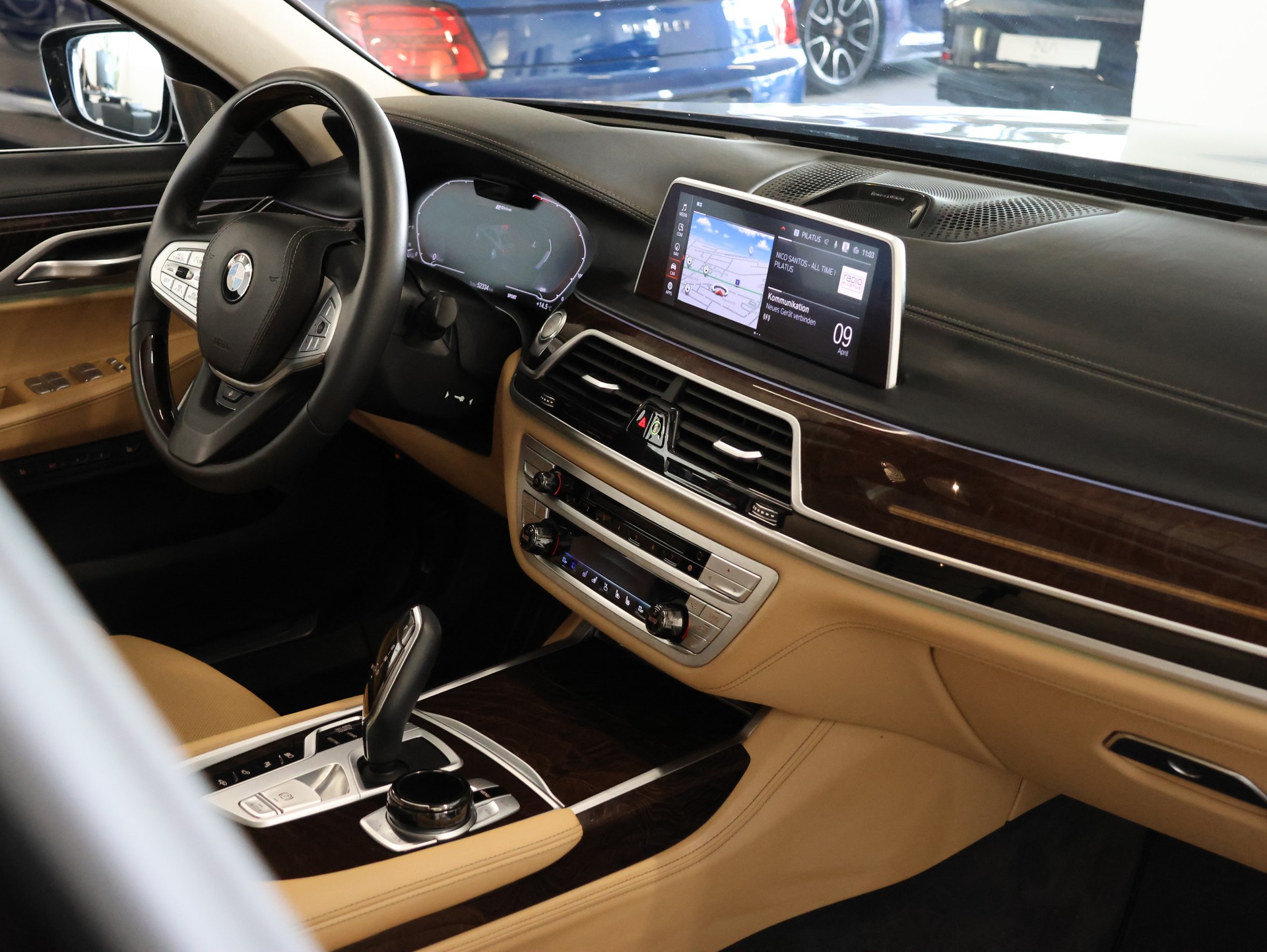 BMW 745Le xDrive Steptronic *MASSAGESITZE* *BOWERS & WILKINS DIAMONDS* *SKY LOUNGE*-image-18