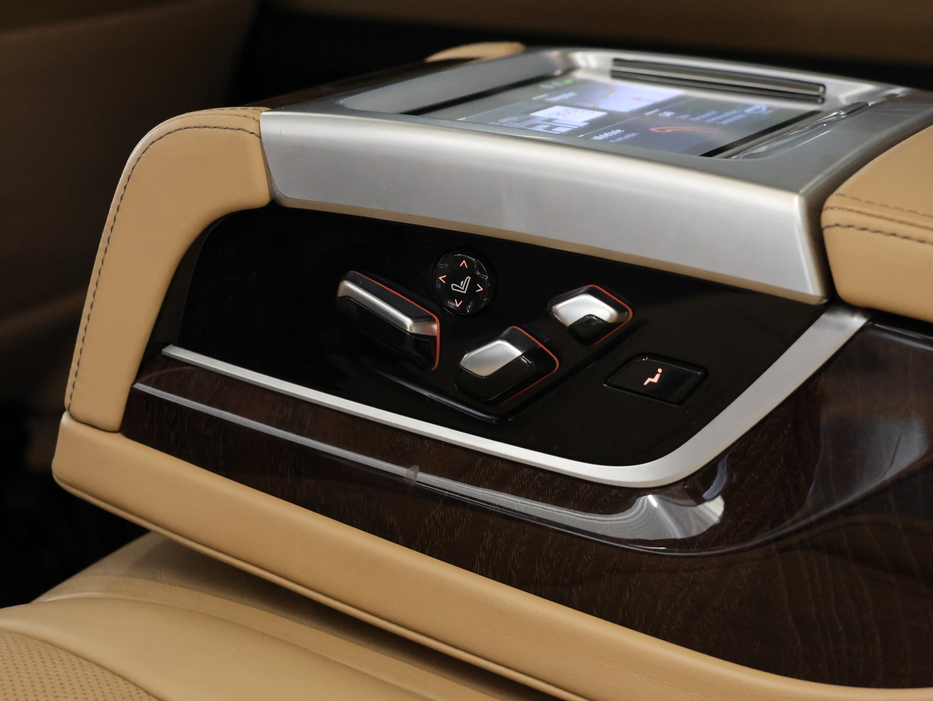 BMW 745Le xDrive Steptronic *MASSAGESITZE* *BOWERS & WILKINS DIAMONDS* *SKY LOUNGE*-image-33