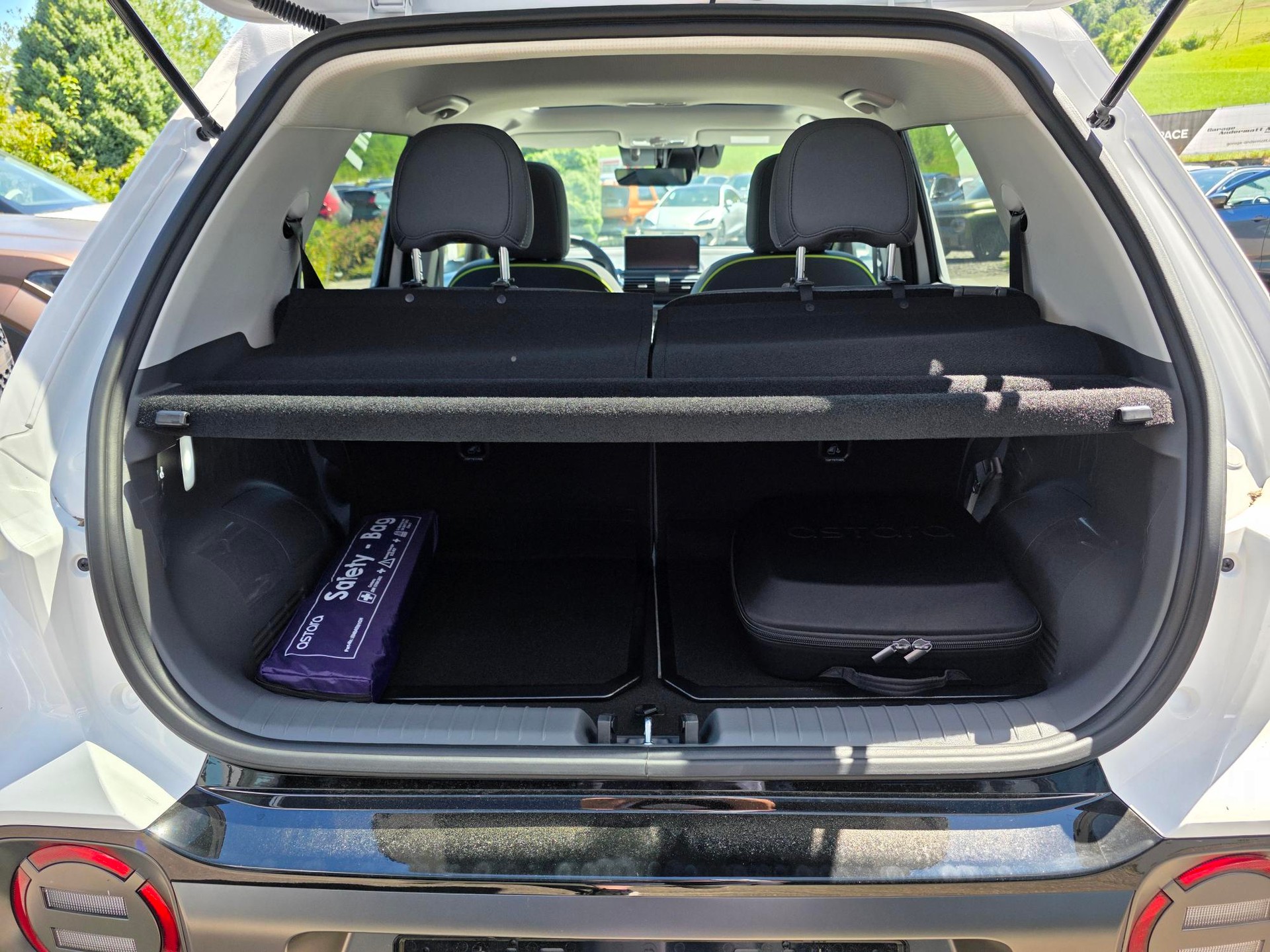 HYUNDAI Inster 49kWh Vertex Cross-image-6