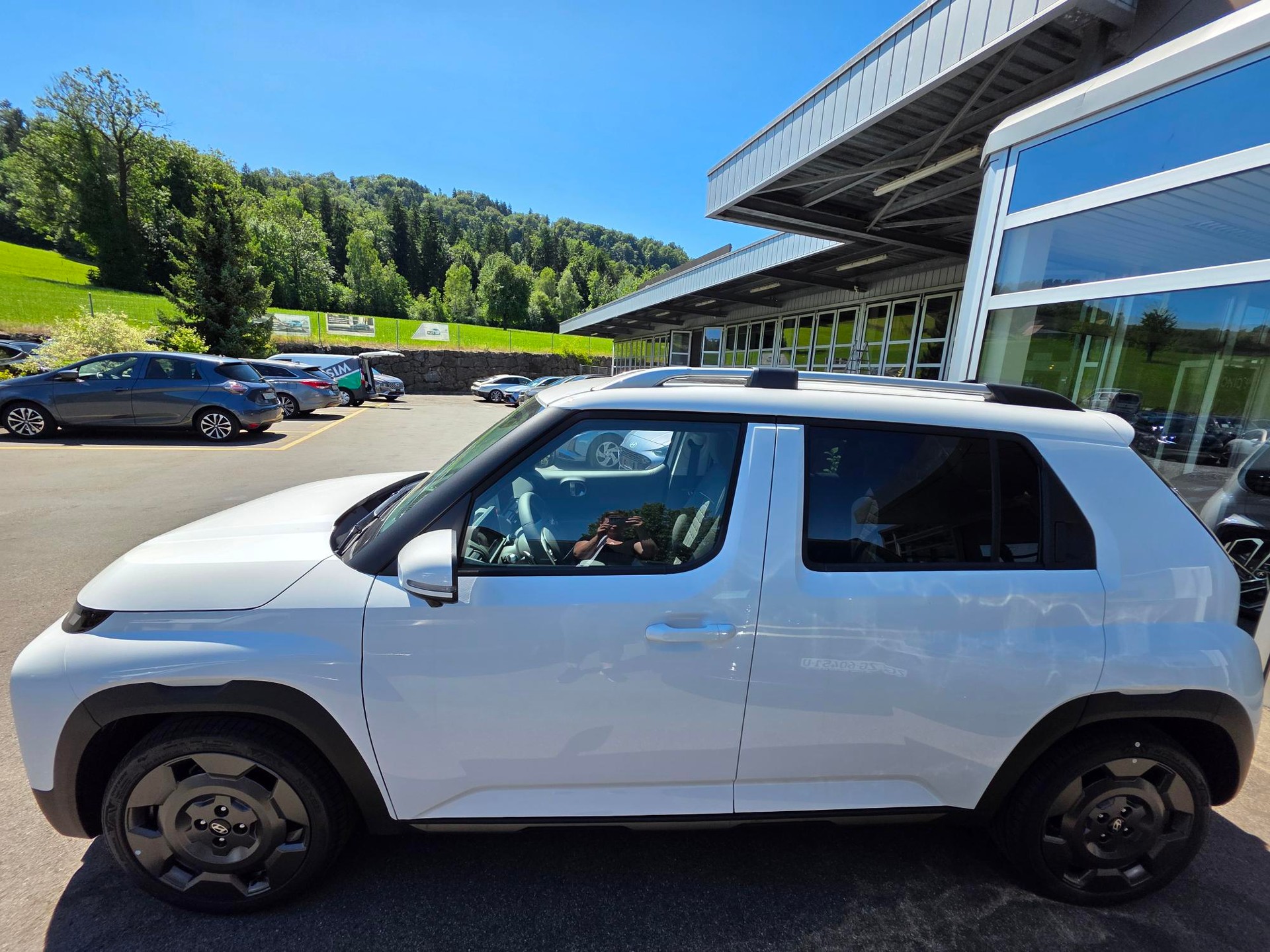 HYUNDAI Inster 49kWh Vertex Cross-image-3
