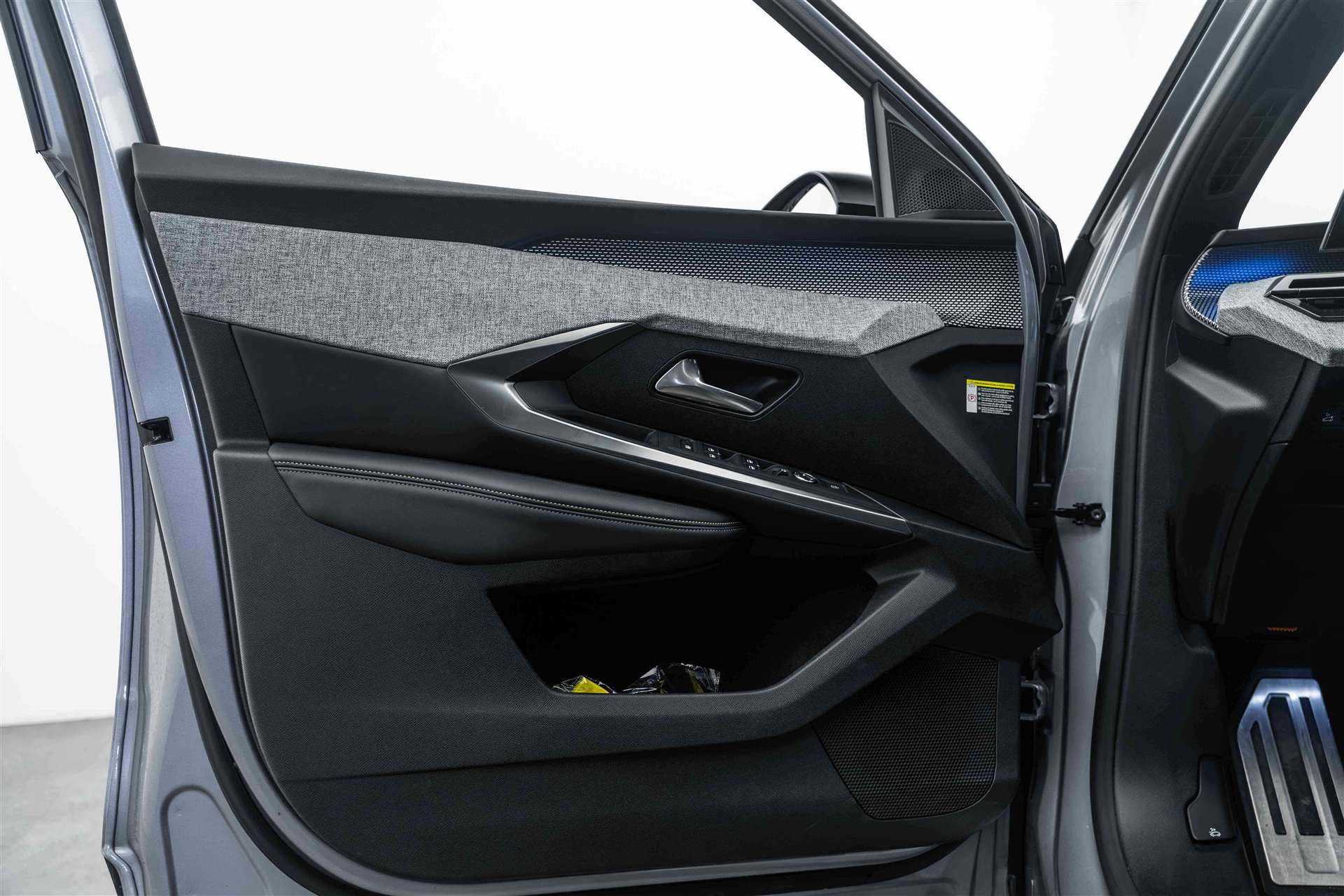 PEUGEOT 3008 136 e-DCS6 Hybrid GT-image-6