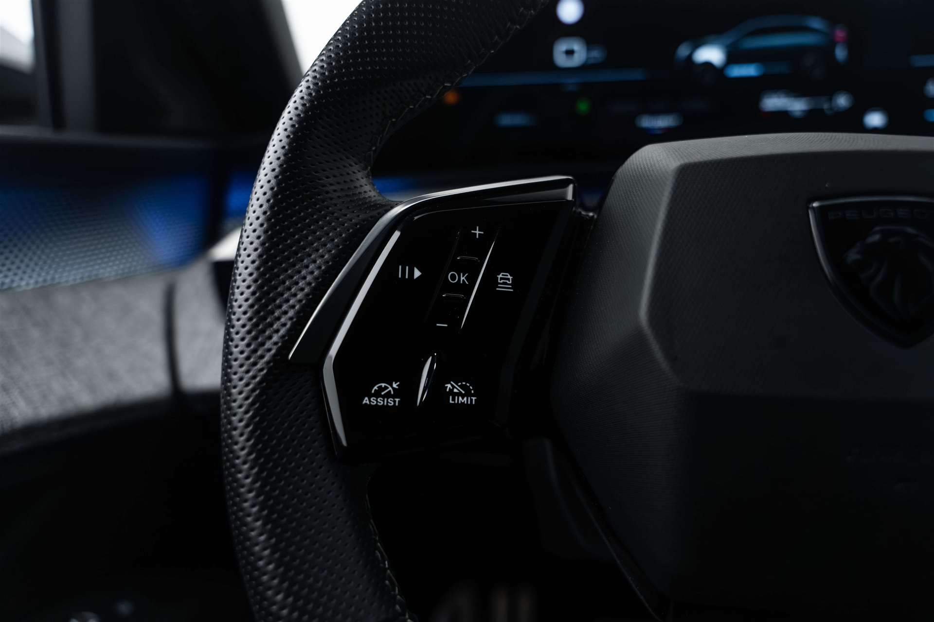 PEUGEOT 3008 136 e-DCS6 Hybrid GT-image-14