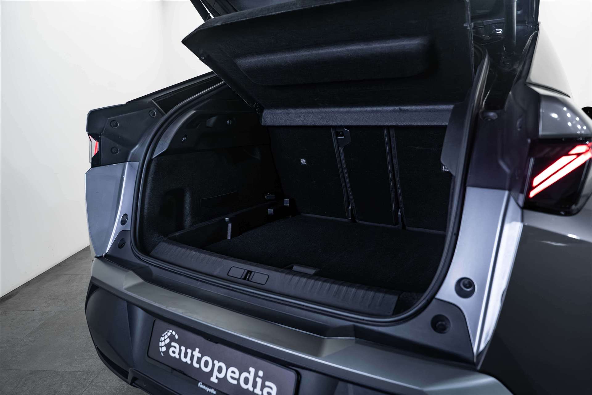 PEUGEOT 3008 136 e-DCS6 Hybrid GT-image-4