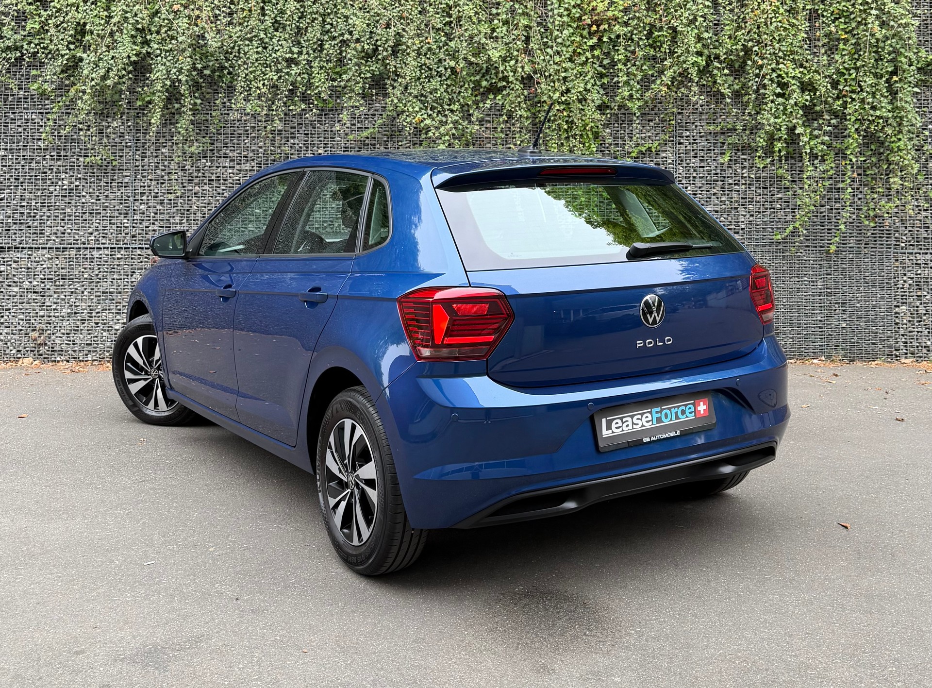 VW Polo 1.0 TSI BMT Comfortline DSG Leasing ab 215.- 1 Jahr Garantie 3 Jahre Gratisservice-image-2