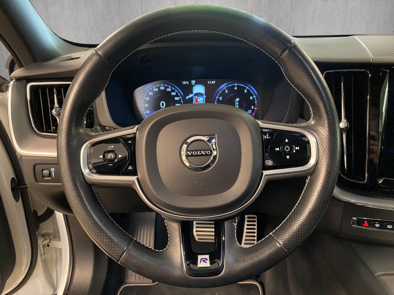 VOLVO XC60 T5 AWD R-Design Geartronic-image-9