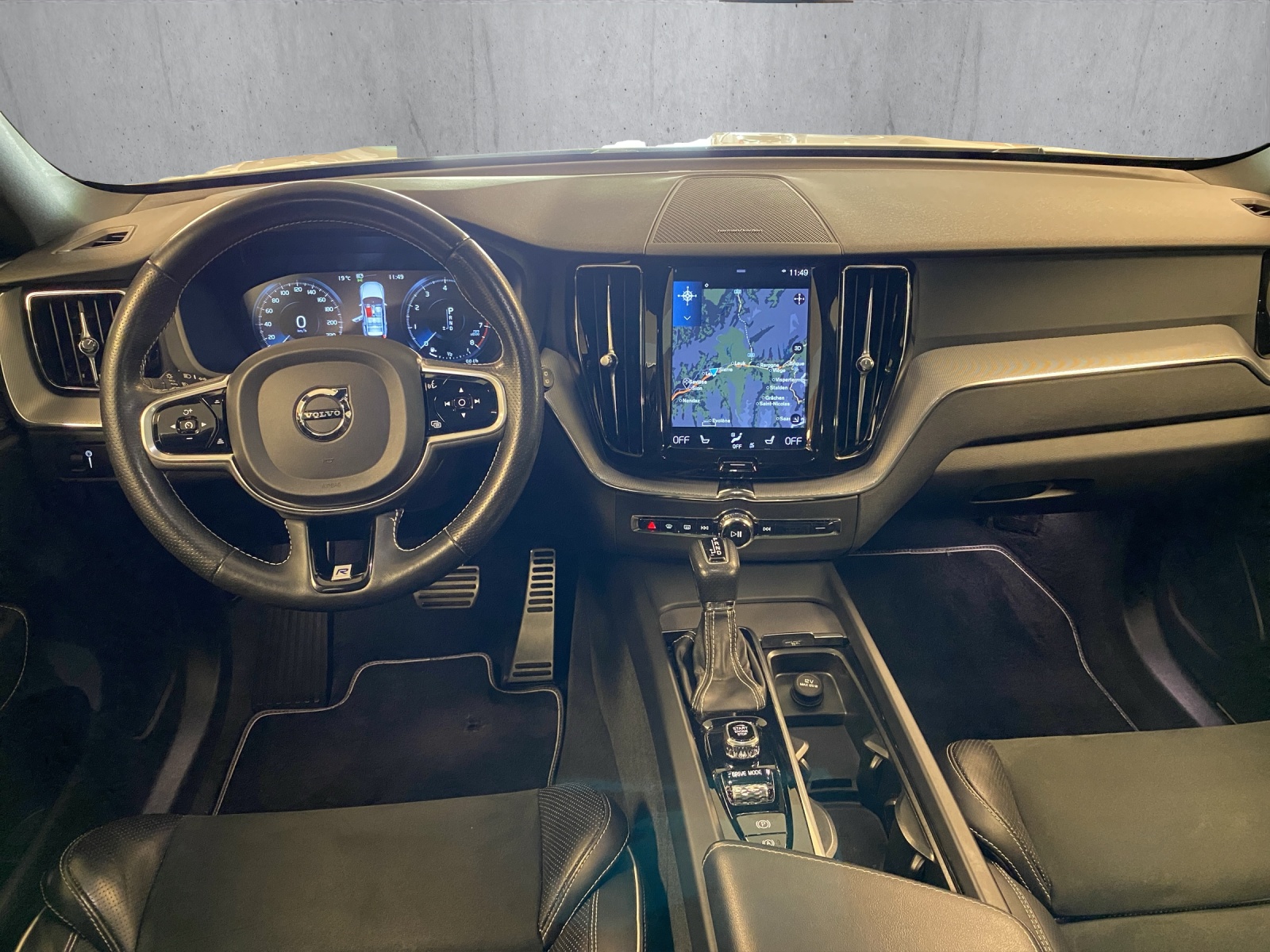 VOLVO XC60 T5 AWD R-Design Geartronic-image-11