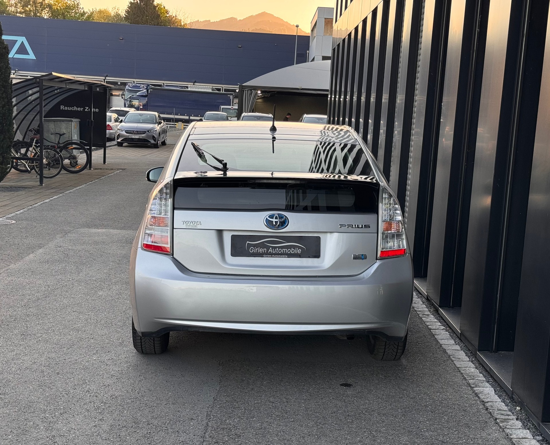 TOYOTA Prius 1.8 16V HSD Sol-image-5