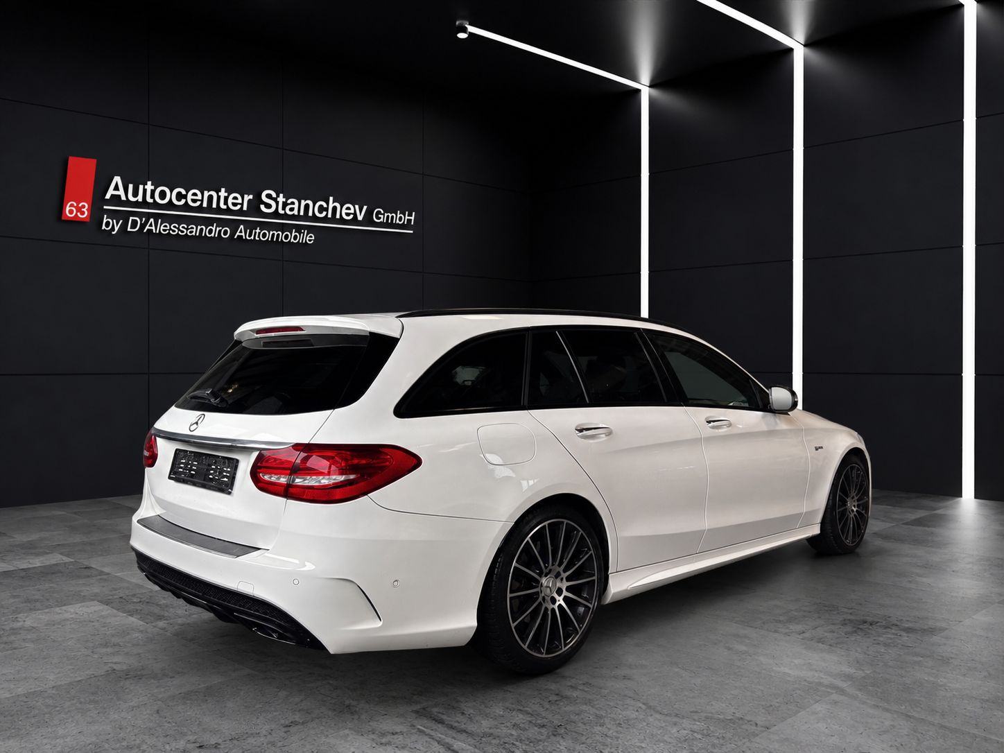 MERCEDES-BENZ C 43 AMG 4Matic 9G-Tronic-showroom-element-3