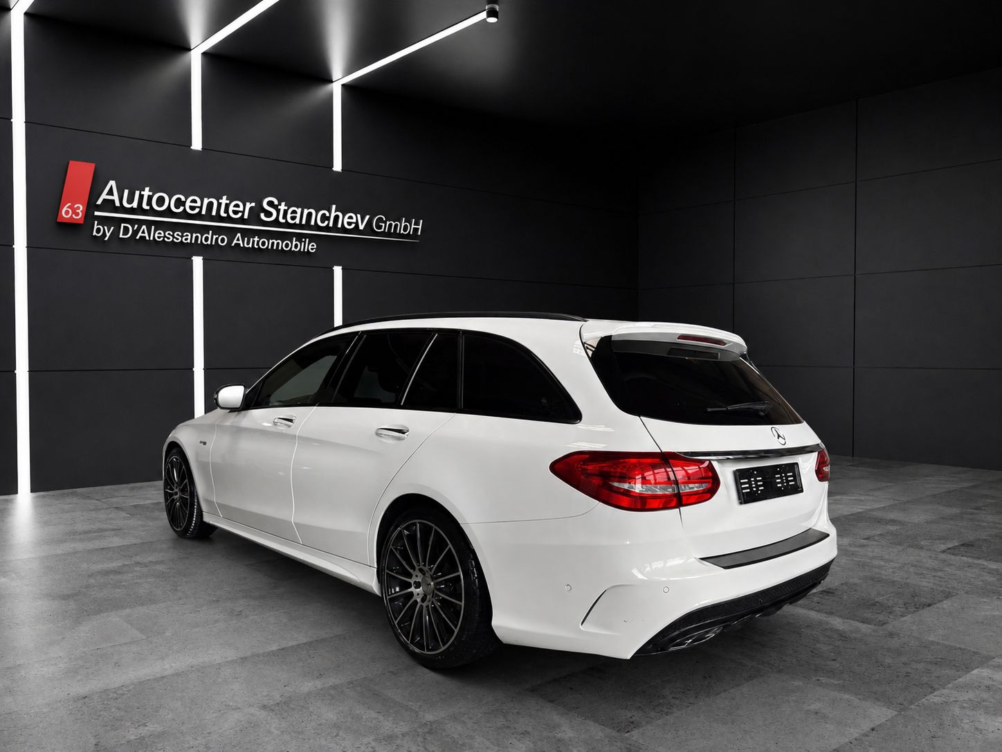 MERCEDES-BENZ C 43 AMG 4Matic 9G-Tronic-showroom-element-2