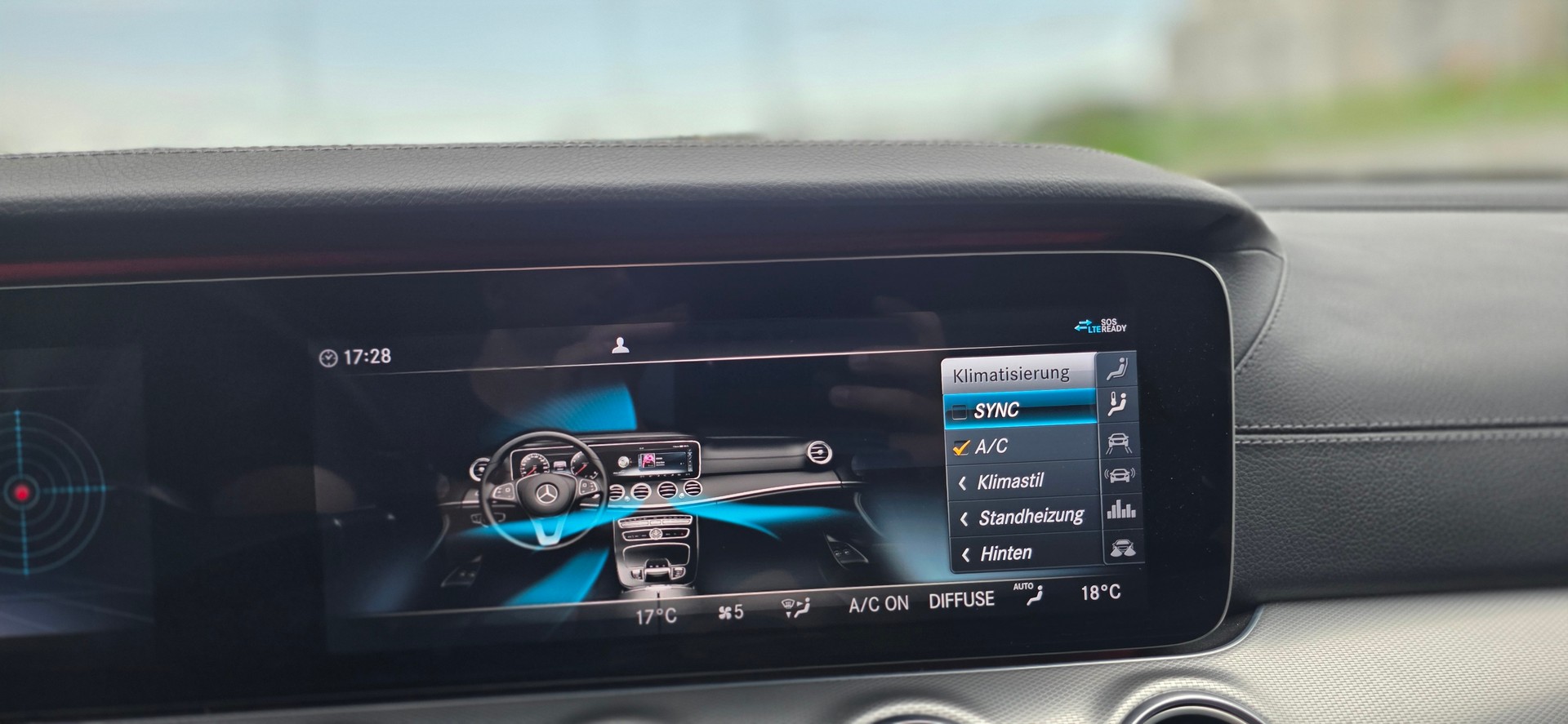 MERCEDES-BENZ E 220 d Swiss Star AMG Line 4Matic 9G-Tronic*VOLLAUSTATUNG*-image-20