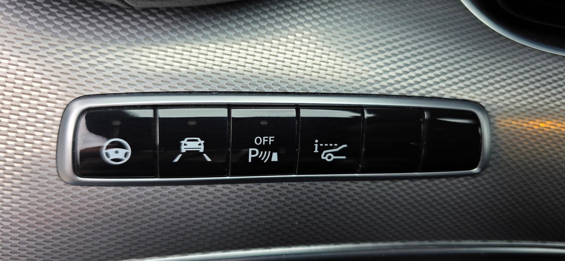 MERCEDES-BENZ E 220 d Swiss Star AMG Line 4Matic 9G-Tronic*VOLLAUSTATUNG*-image-14