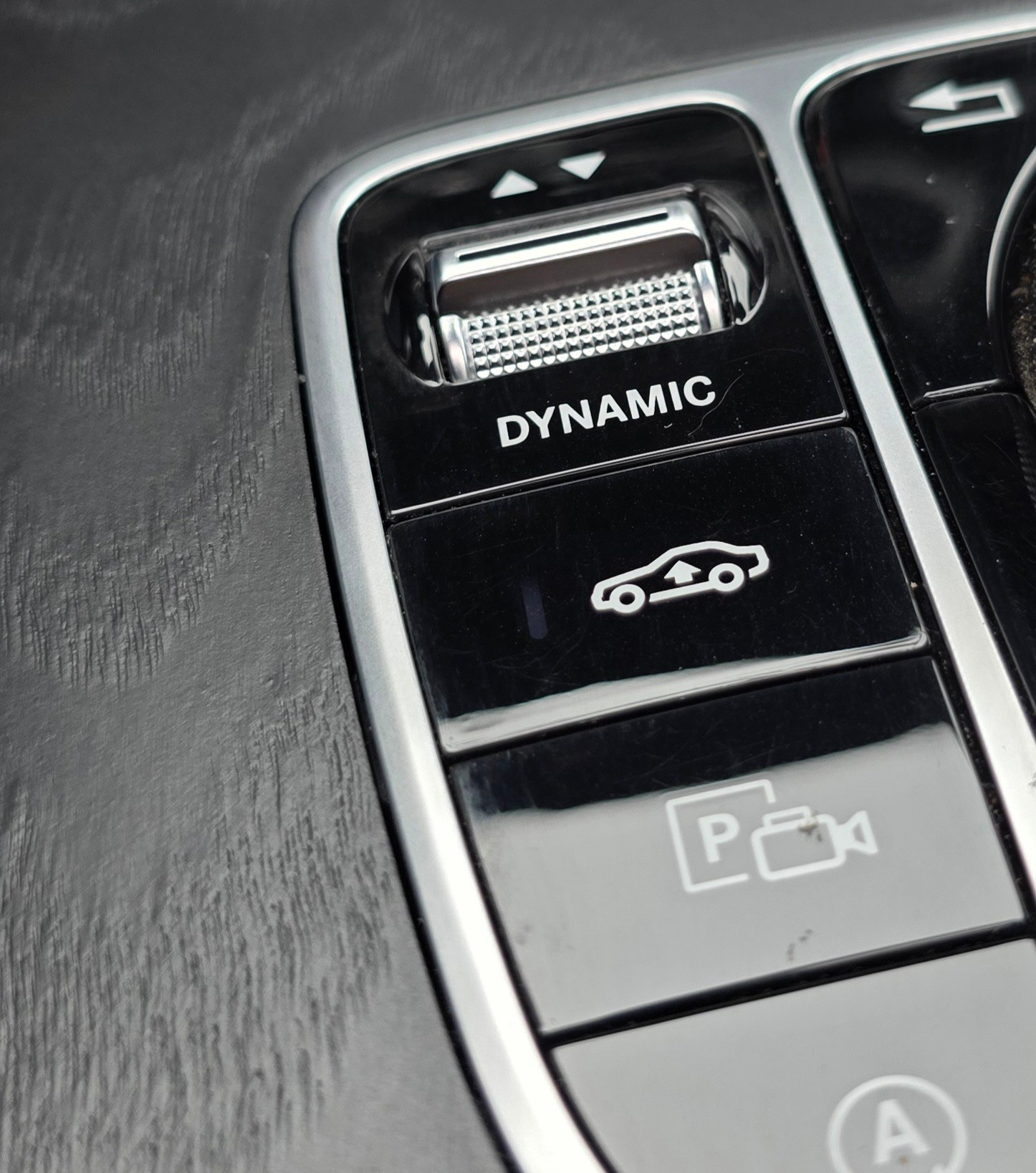MERCEDES-BENZ E 220 d Swiss Star AMG Line 4Matic 9G-Tronic*VOLLAUSTATUNG*-image-13