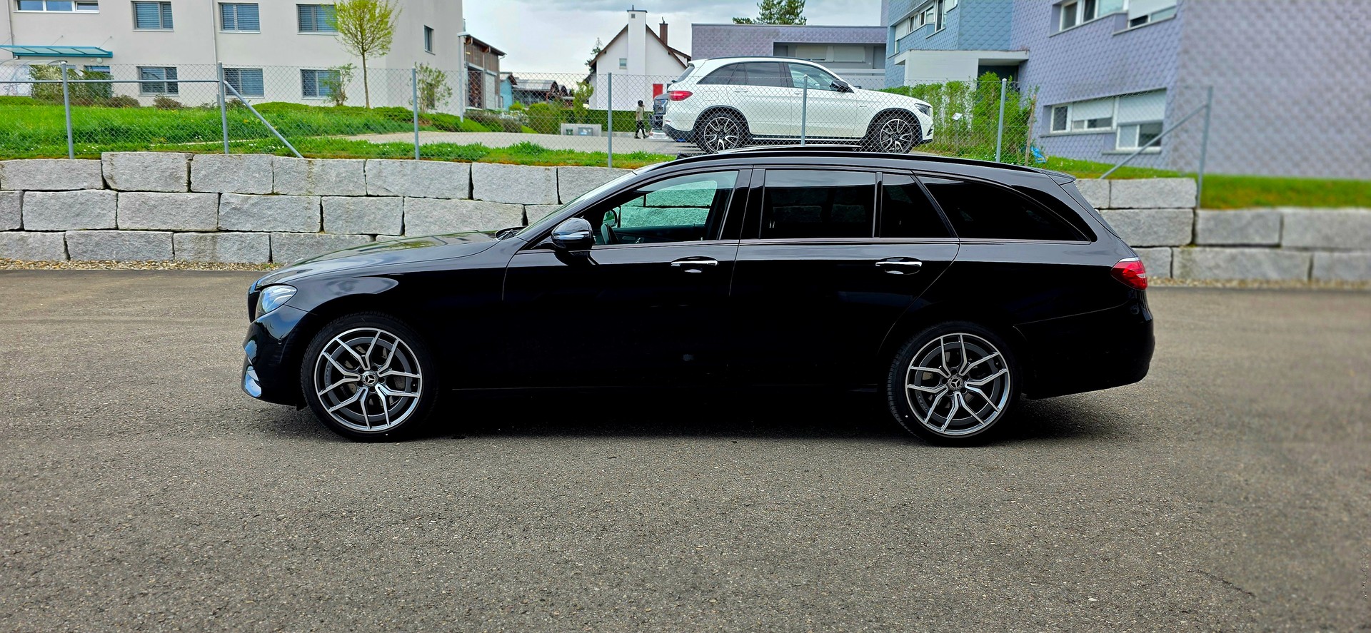 MERCEDES-BENZ E 220 d Swiss Star AMG Line 4Matic 9G-Tronic*VOLLAUSTATUNG*-image-8