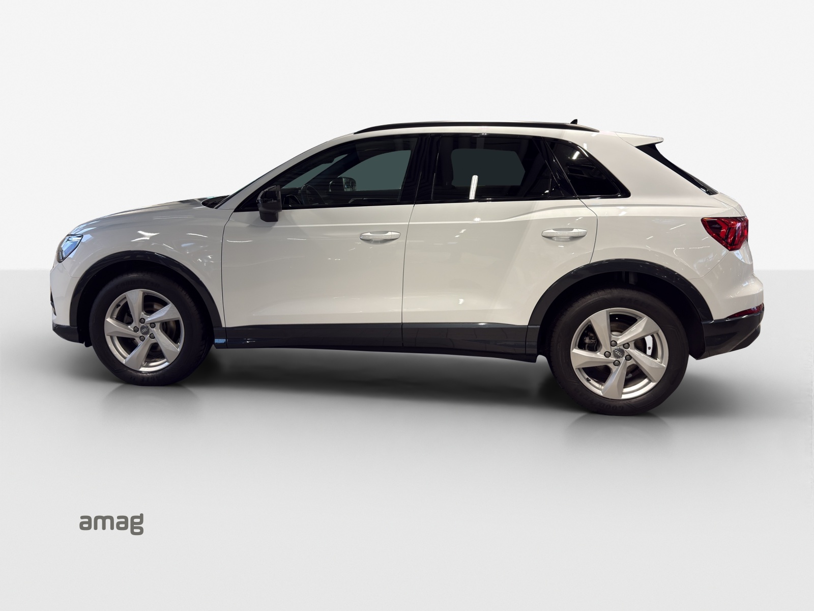 AUDI Q3 35 TDI advanced quattro-image-1